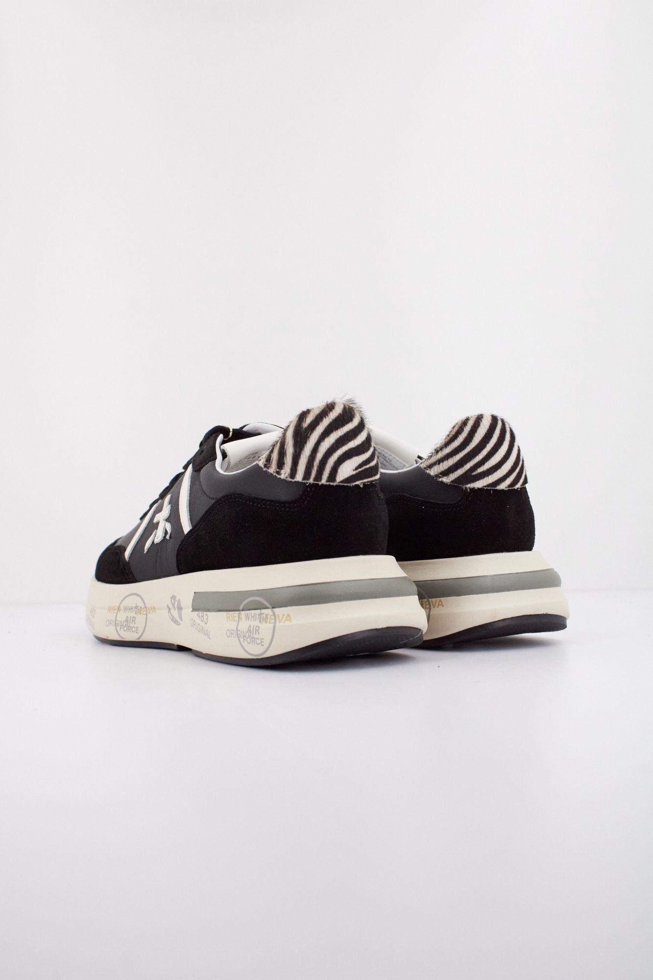 PREMIATA CASSIE 7681 en color NEGRO (4)