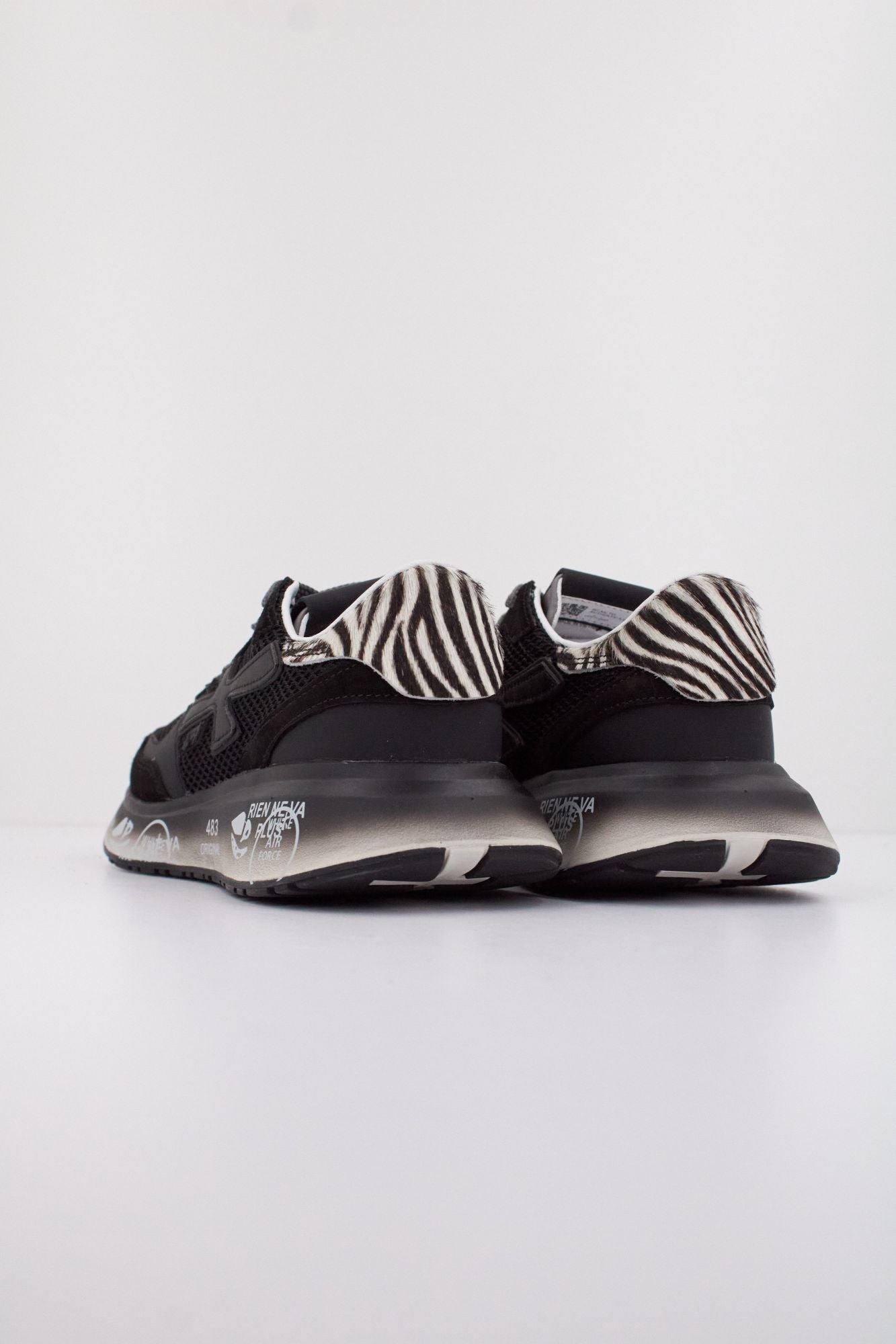 PREMIATA LAURYN 7779 en color NEGRO (4)