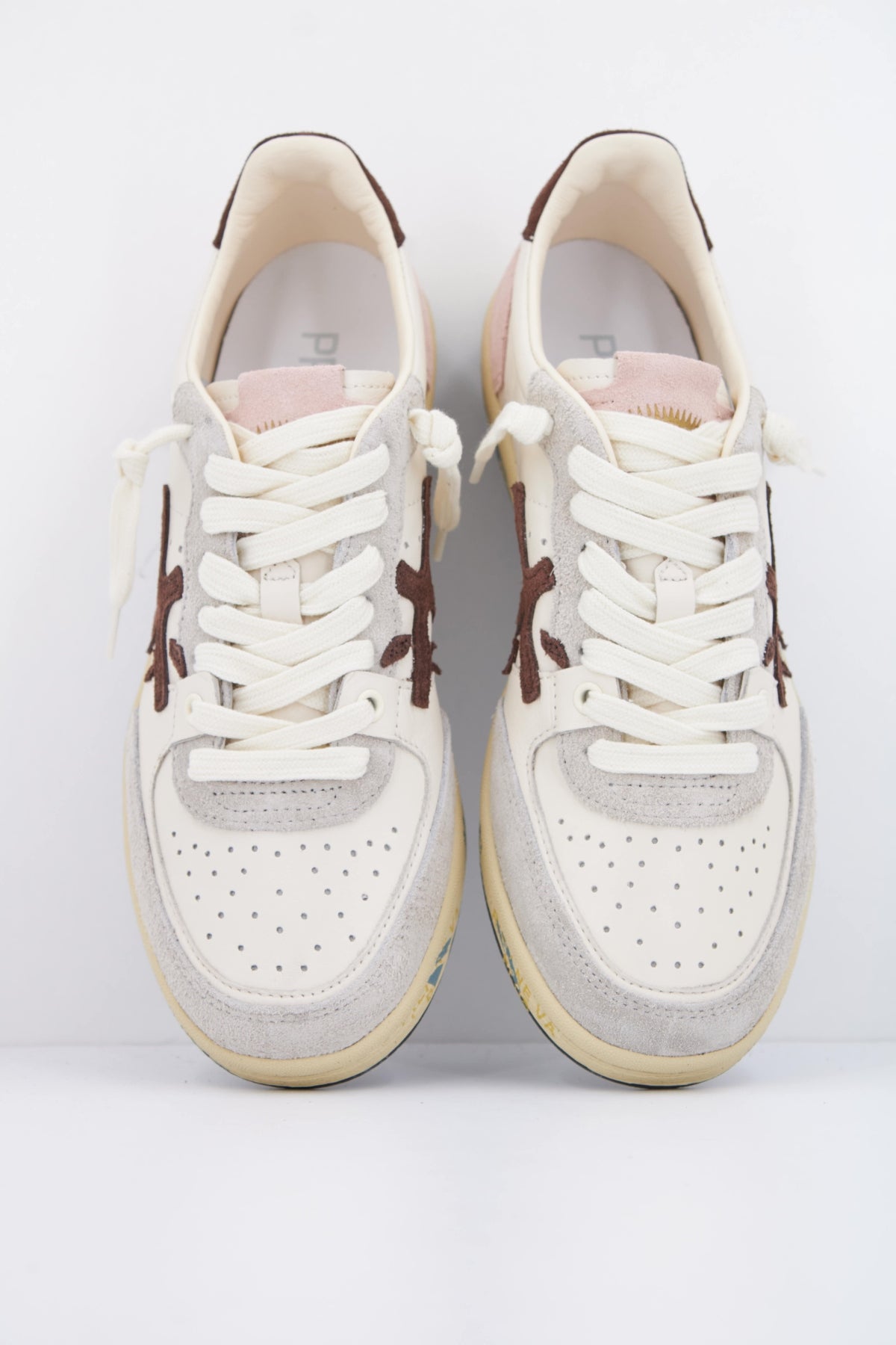PREMIATA BSKTCLAD 8284 en color BEIS (3)