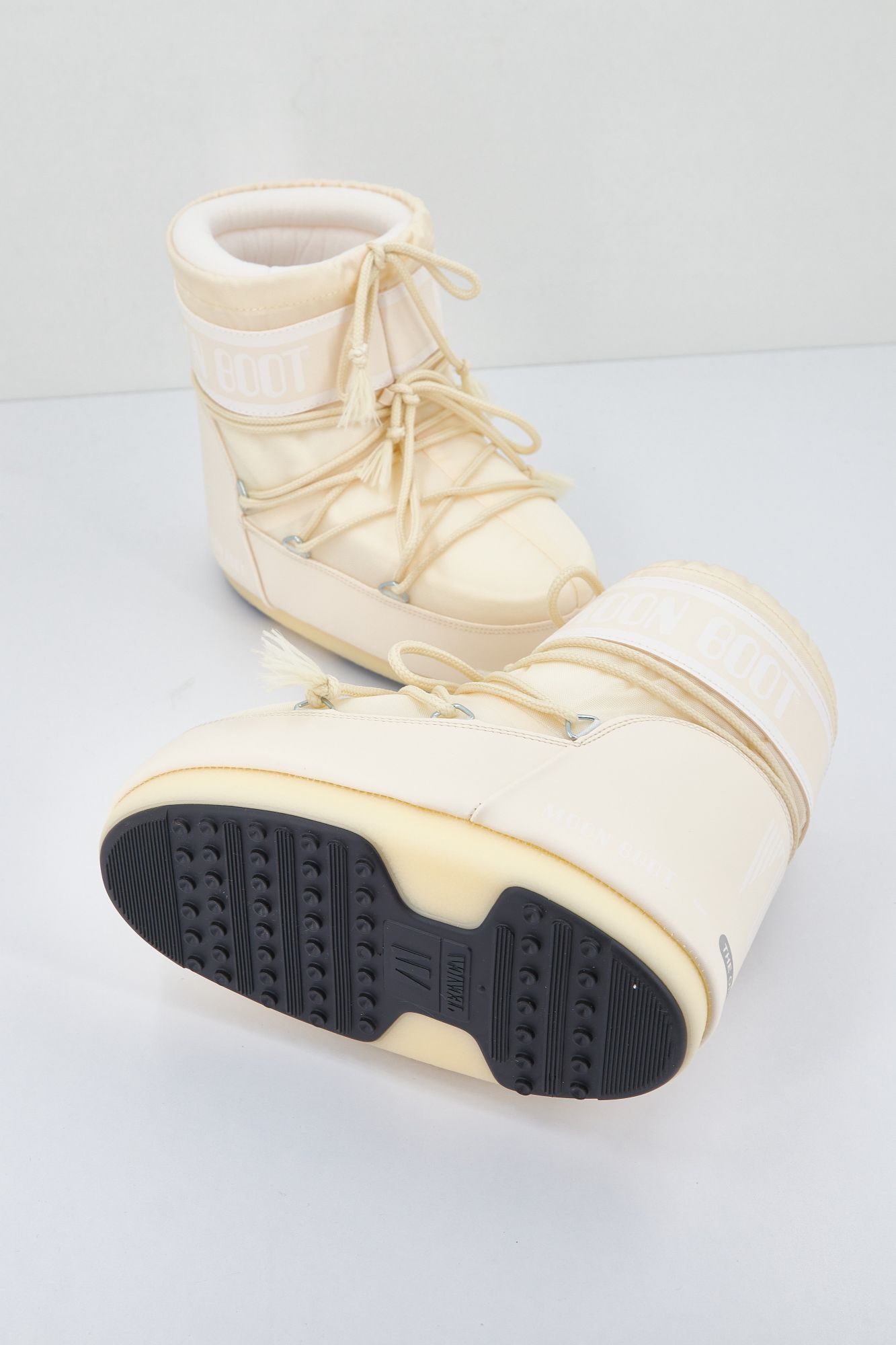MOON BOOT 14093400 006 en color BEIS (4)