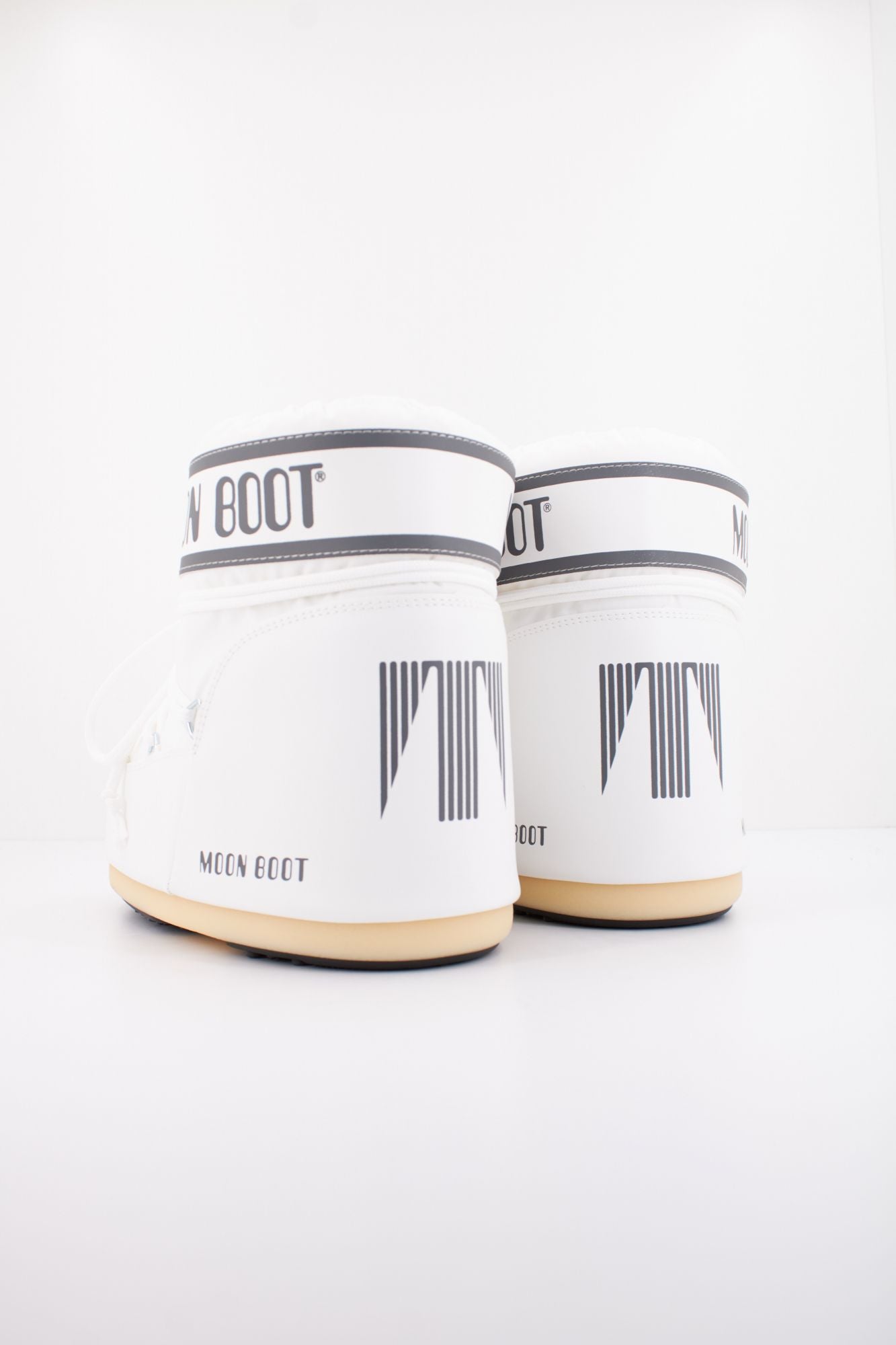 MOON BOOT ICON LOW NYL en color BLANCO (4)