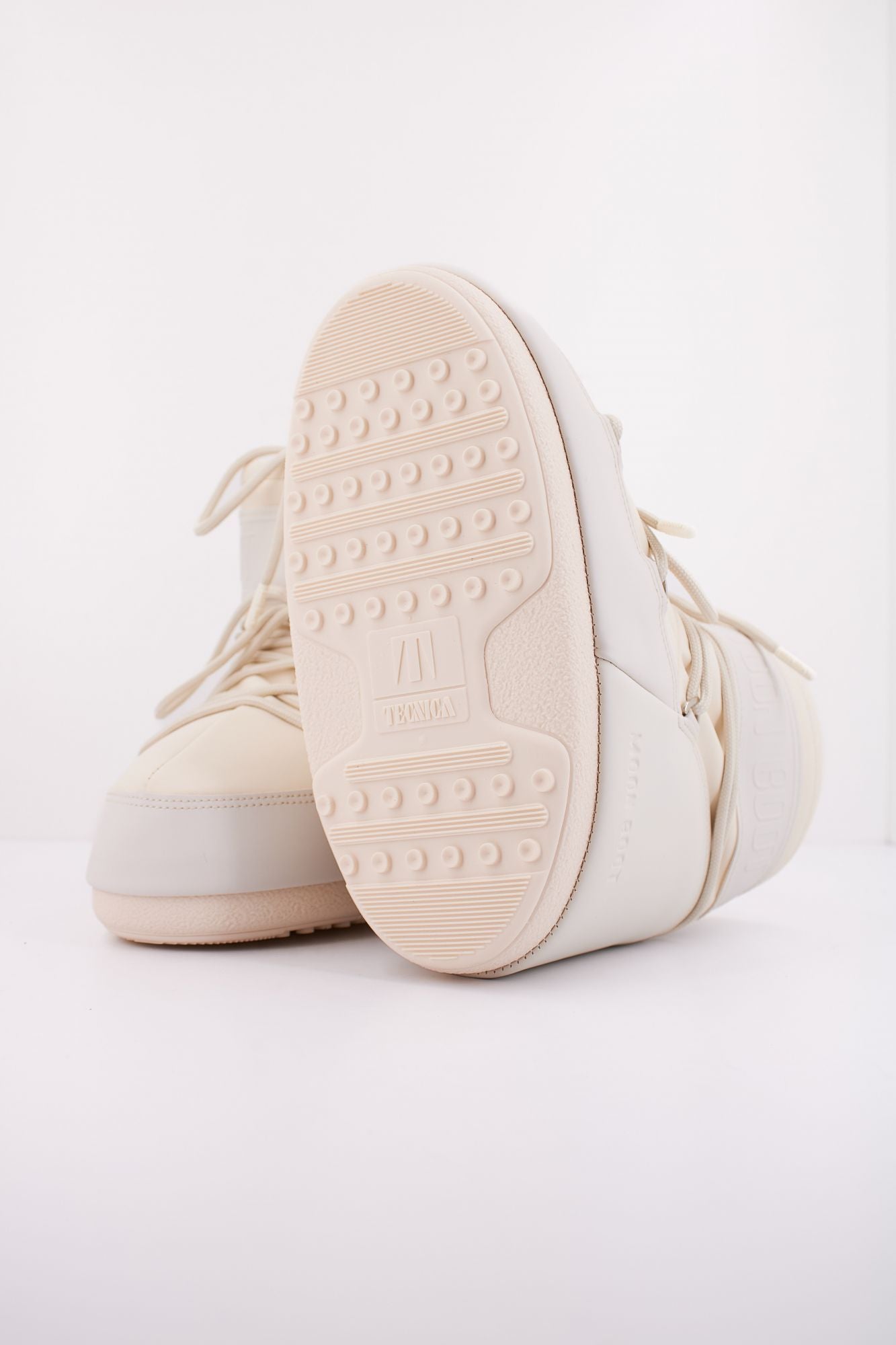 MOON BOOT MB ICON LOW RUBBE en color BLANCO (5)