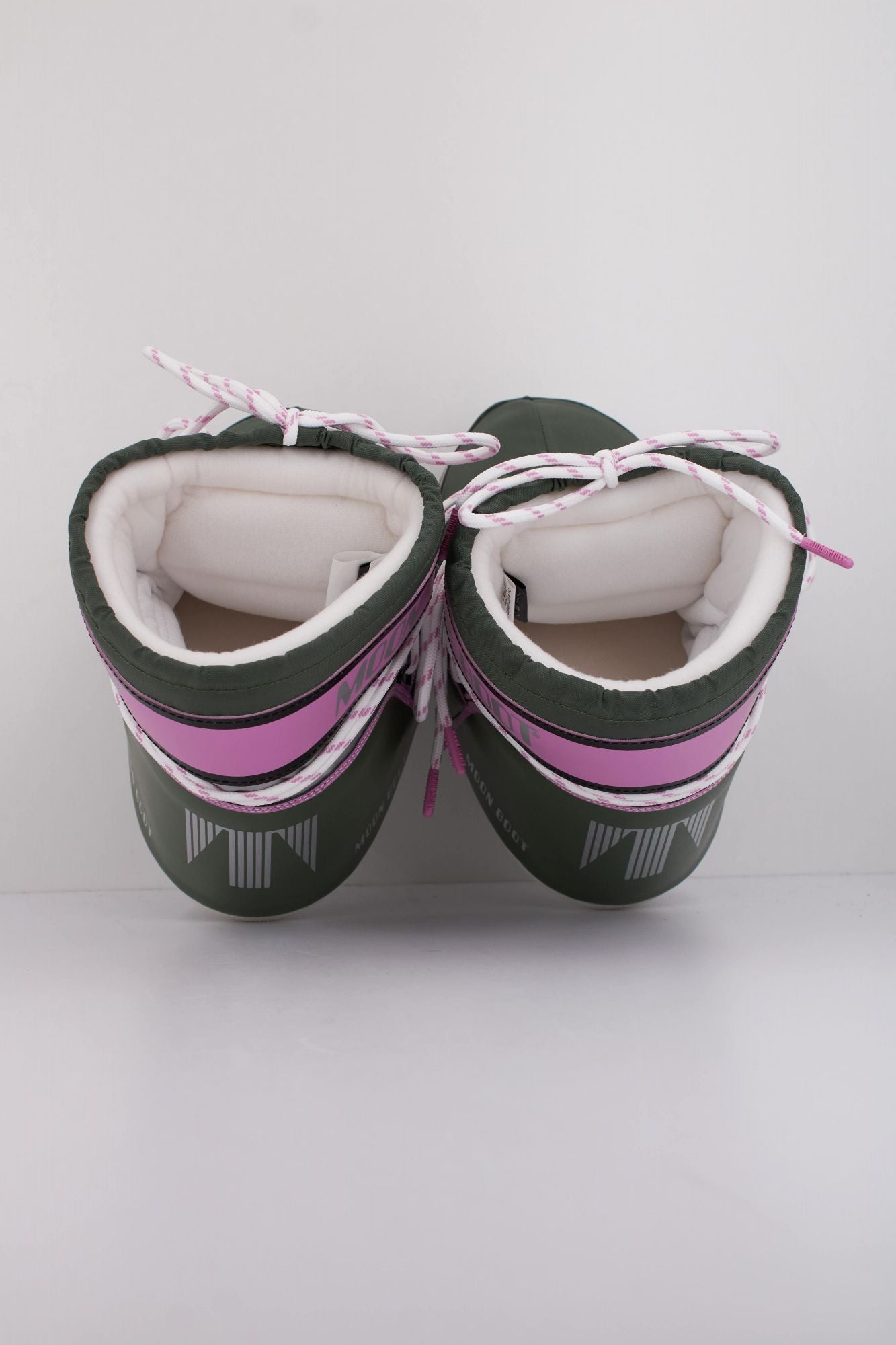 MOON BOOT MB ICON LOW SPACE en color VERDE (5)