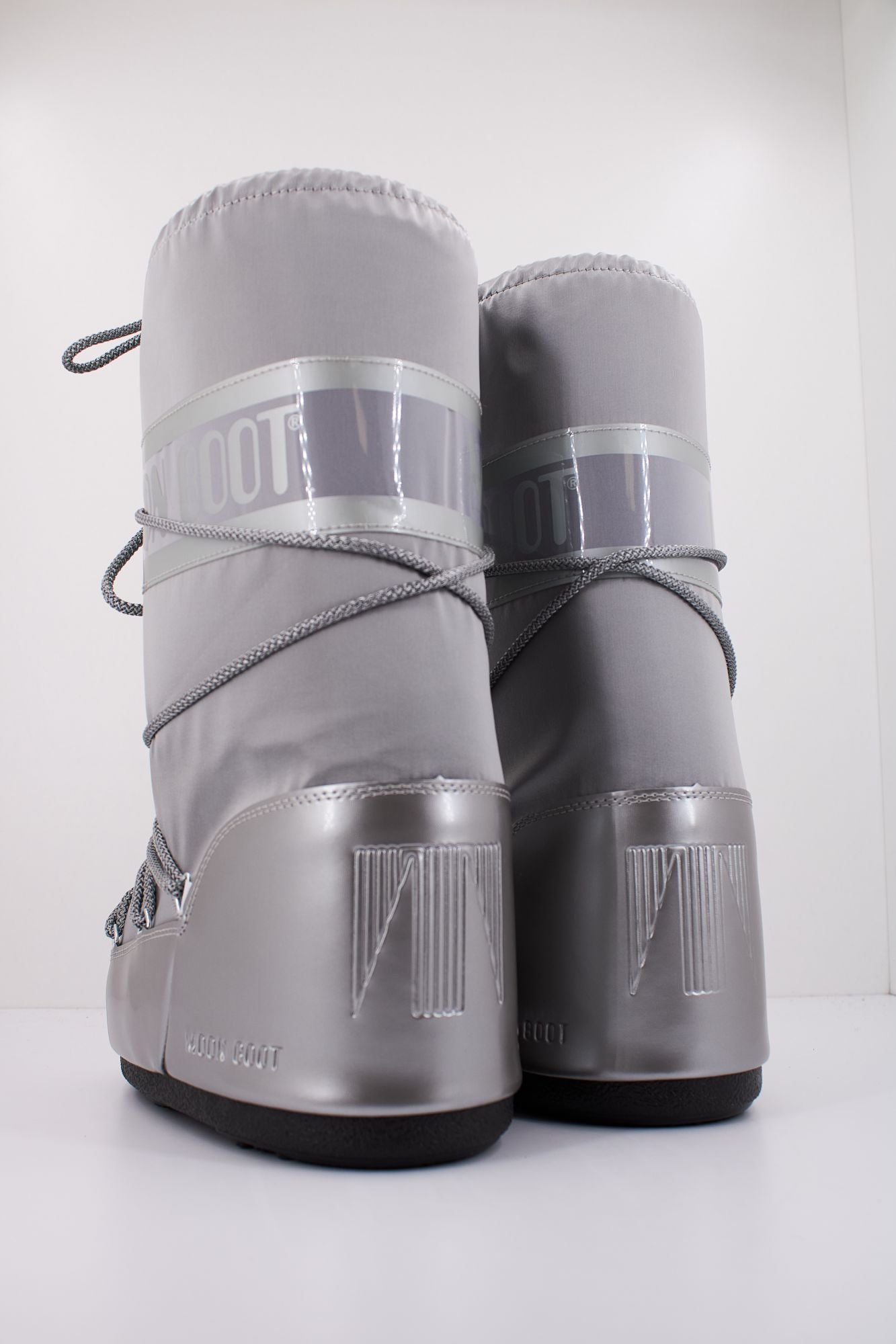 MOON BOOT GLANCE en color PLATA (4)