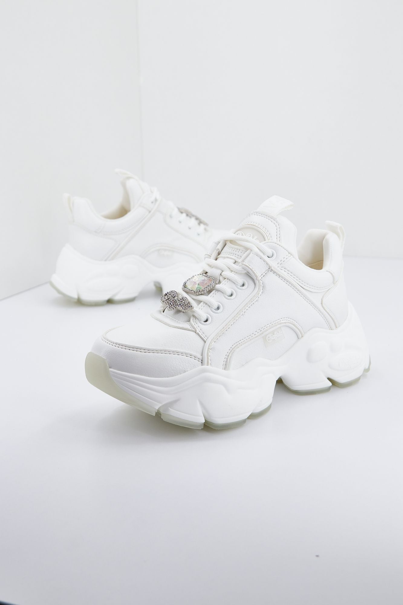 BUFFALO BINARY ICE en color BLANCO (1)
