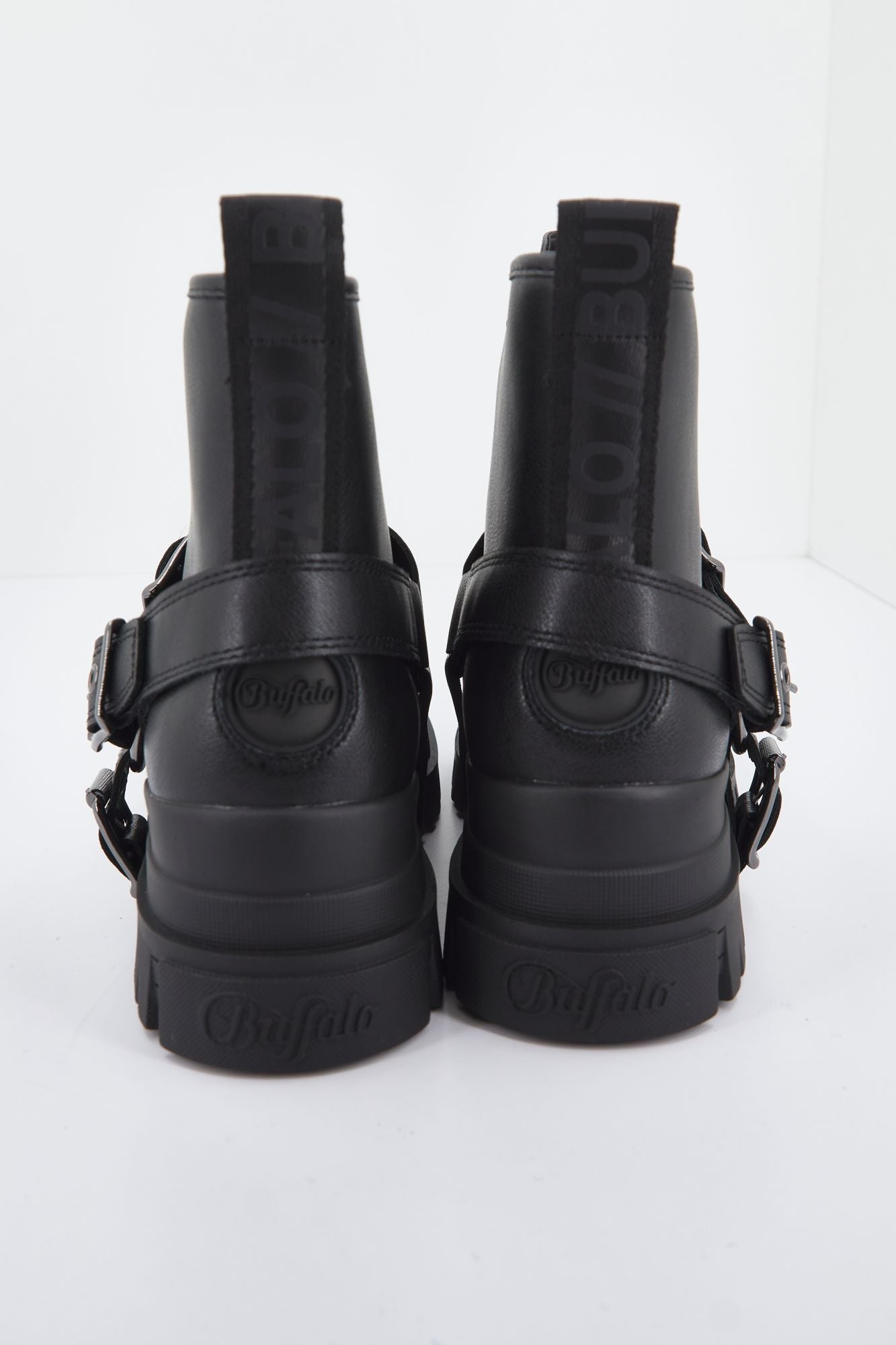 BUFFALO ASPHA BIKER en color NEGRO (4)