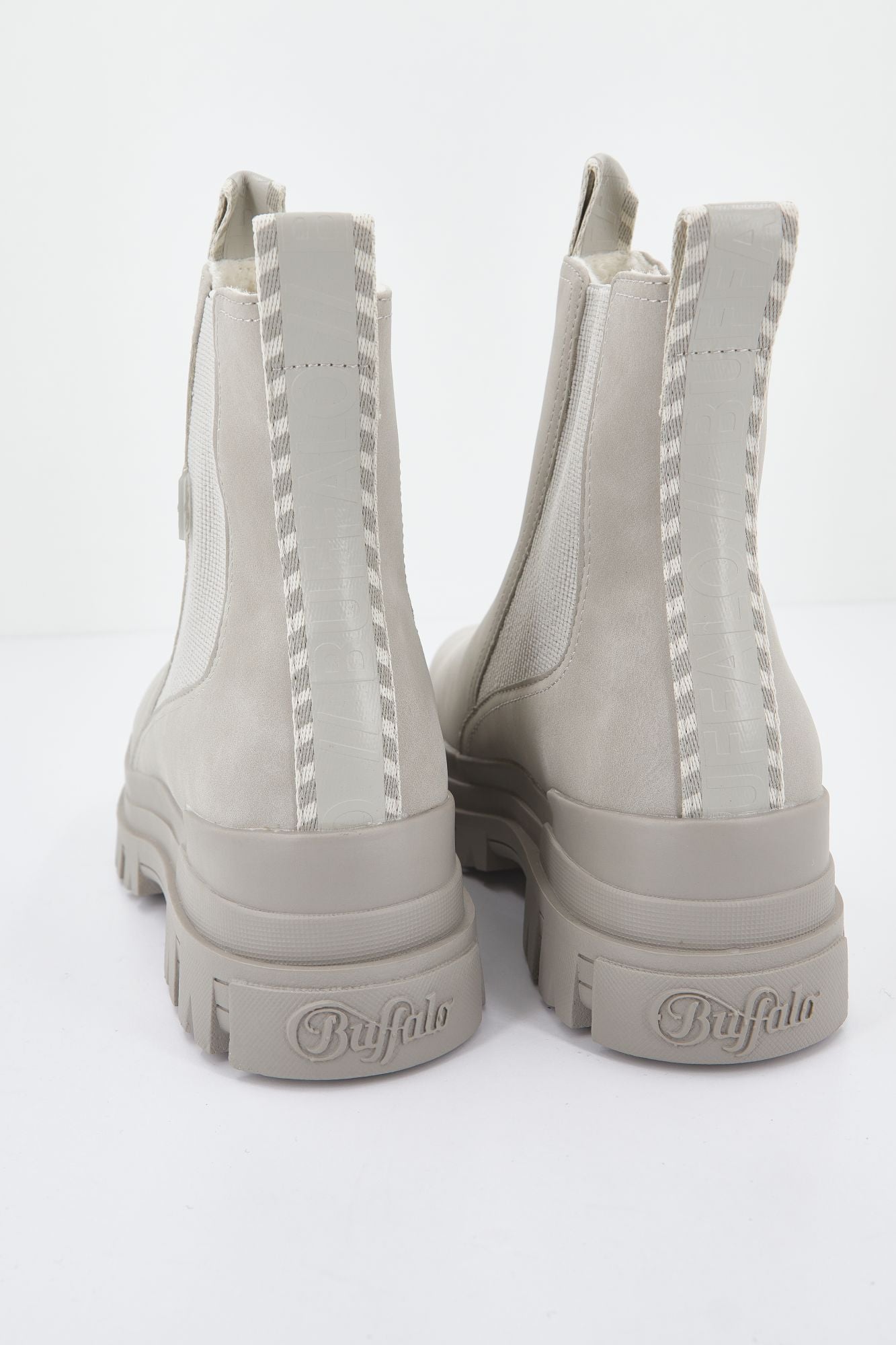 BUFFALO ASPHA CHELSEA MID en color GRIS (3)