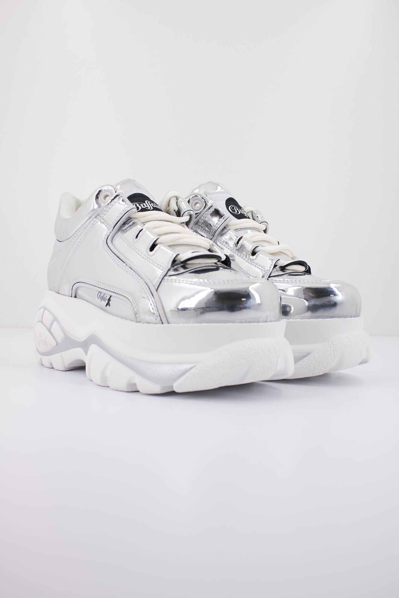 BUFFALO 1339-14 2.0 en color PLATA (2)