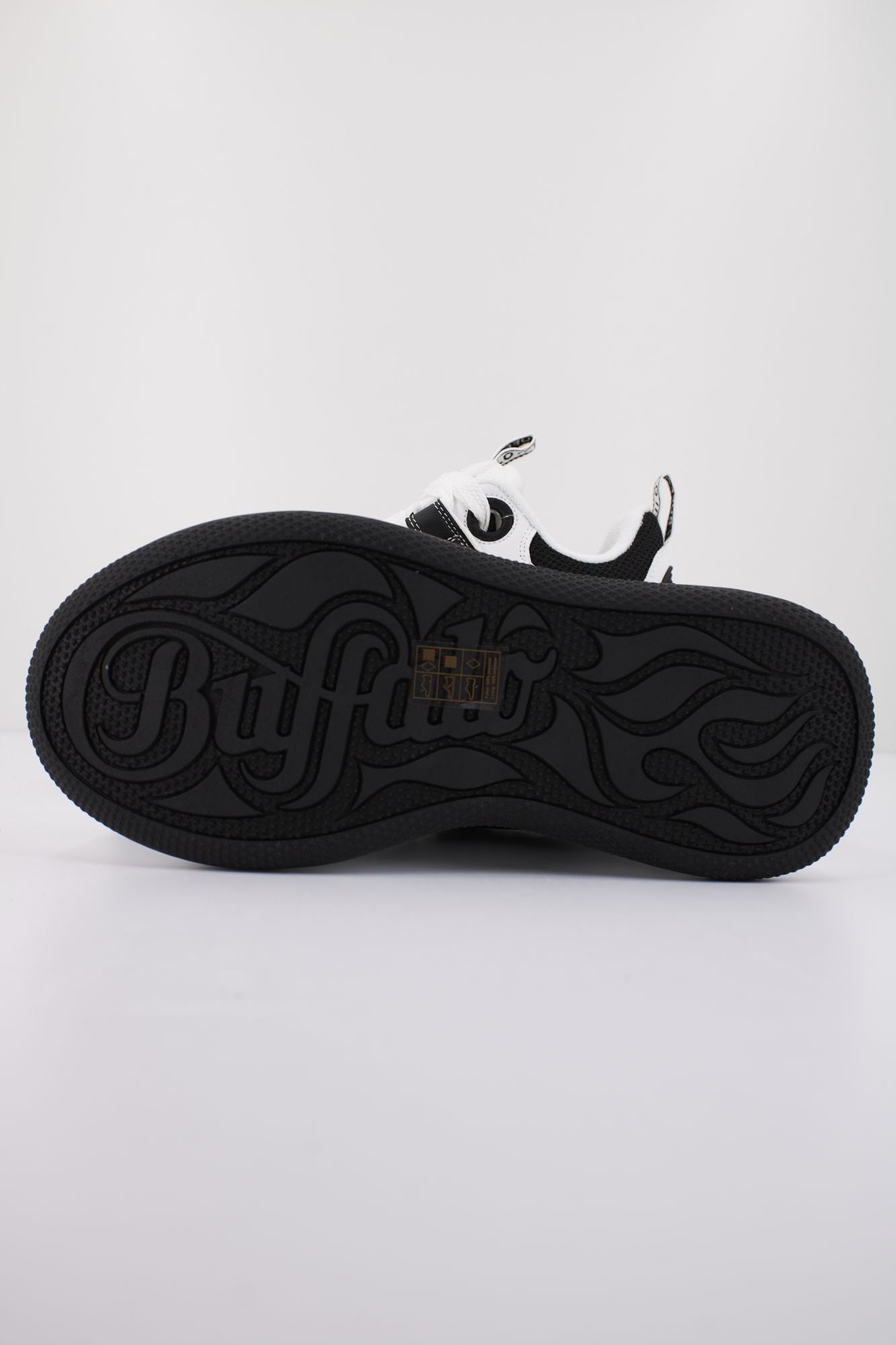 BUFFALO ORCUS en color BLANCO (4)