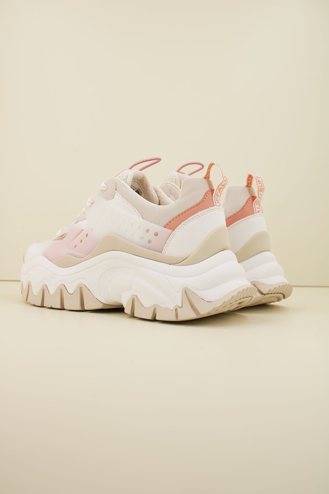 BUFFALO TRAIL ONE en color BLANCO (3)