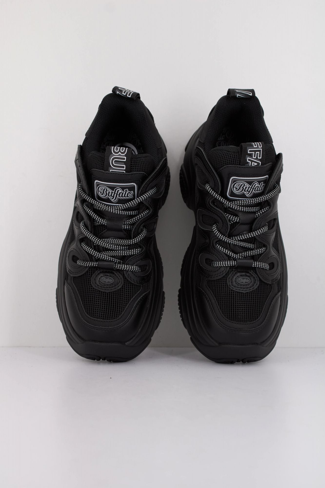 BUFFALO PROWLER ONE VEGA en color NEGRO (5)