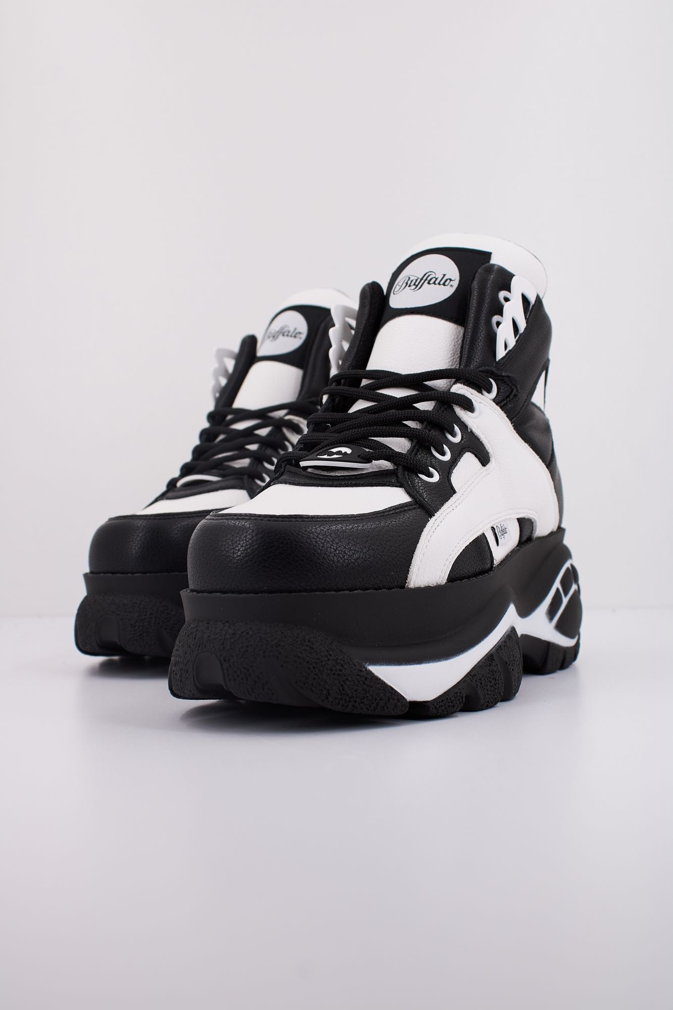 BUFFALO 1340-14 2.0 en color NEGRO (2)