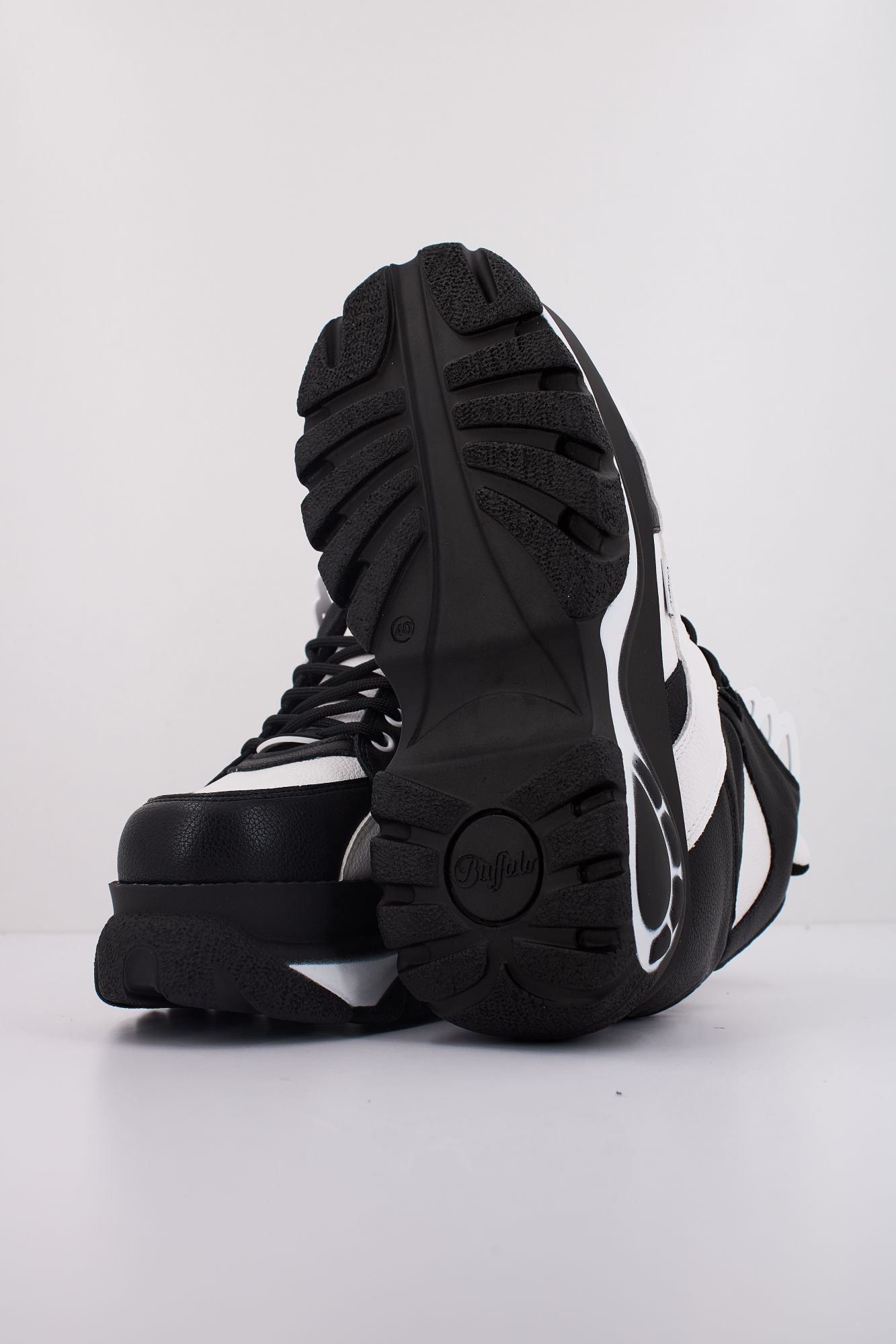 BUFFALO 1340-14 2.0 en color NEGRO (5)