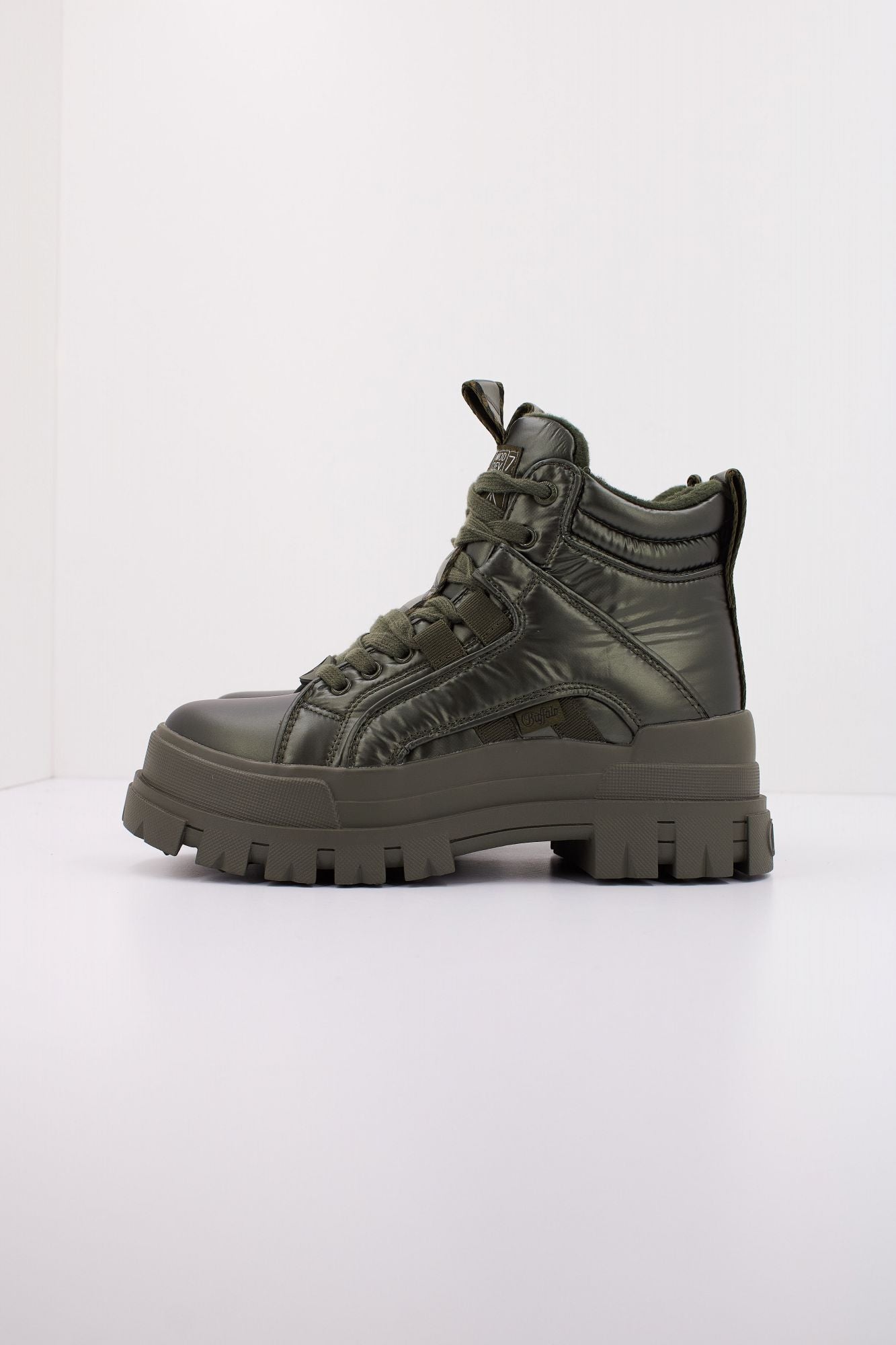BUFFALO ASPHA NC MID en color VERDE (1)