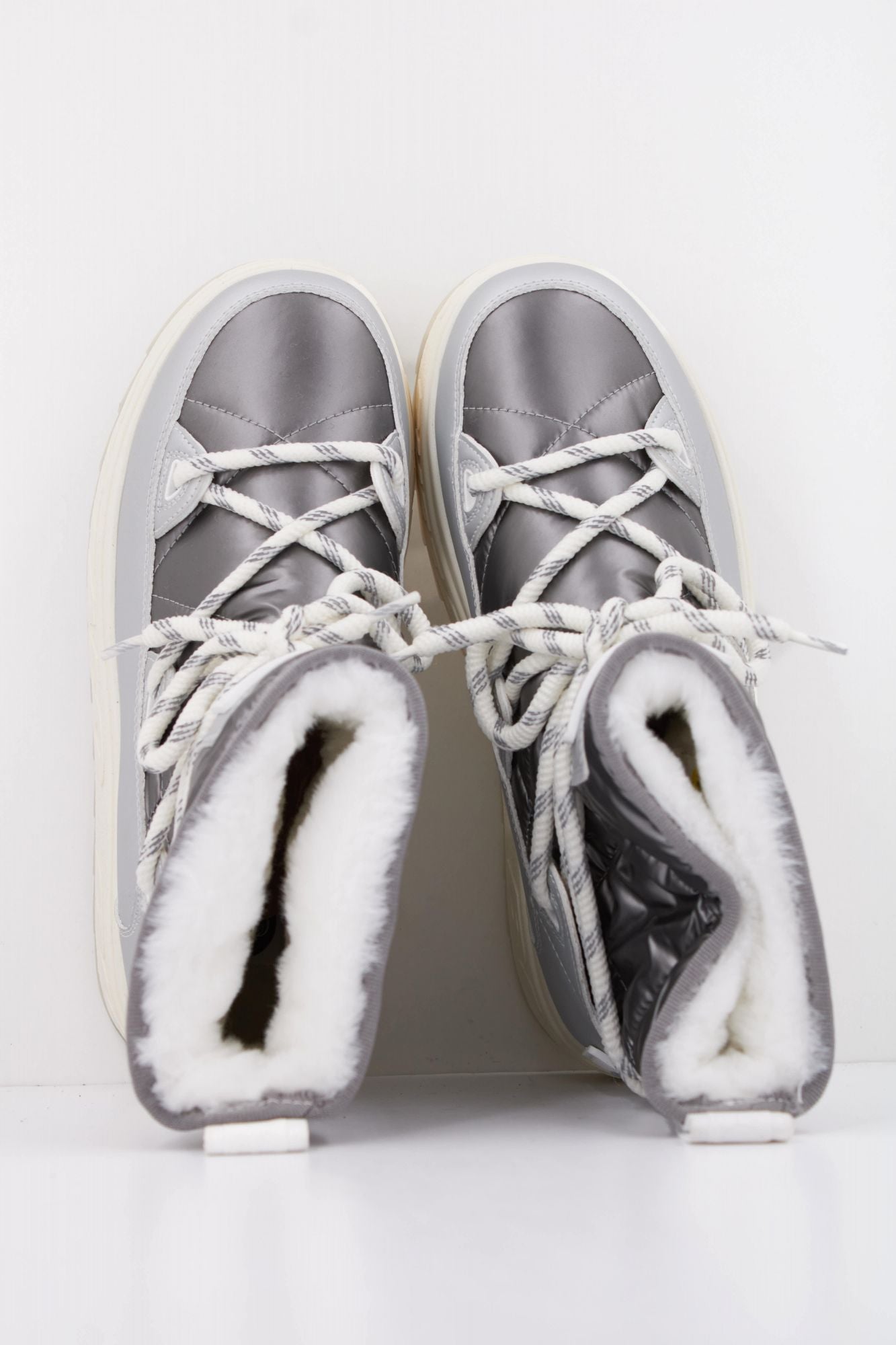 BUFFALO ELIZA SNOW BOOT en color PLATA (3)