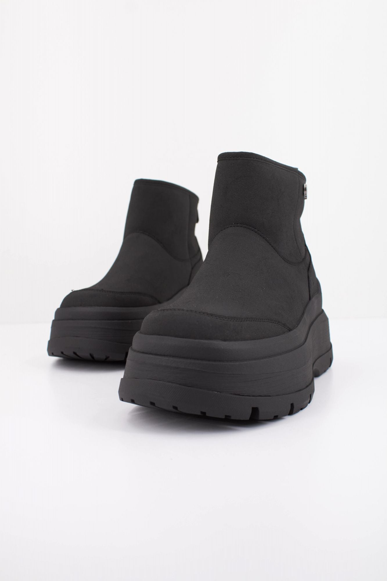 BUFFALO OLYMPIA PULL ON LO WARM en color NEGRO (2)