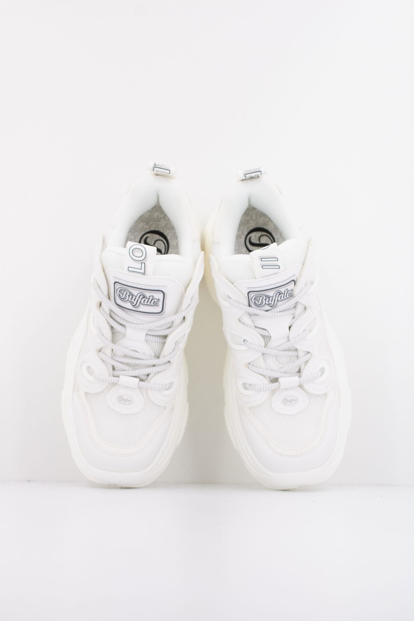 BUFFALO PROWLER ONE en color BLANCO (3)