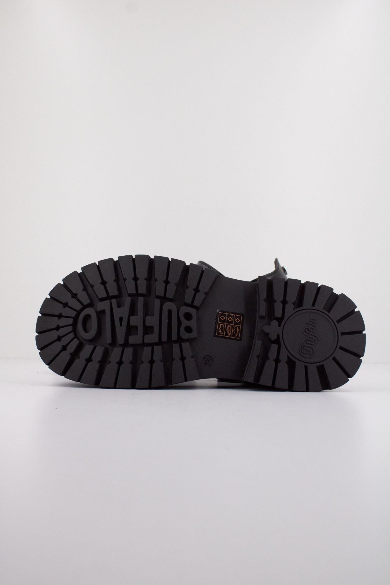 BUFFALO LENNOX TS en color NEGRO (5)