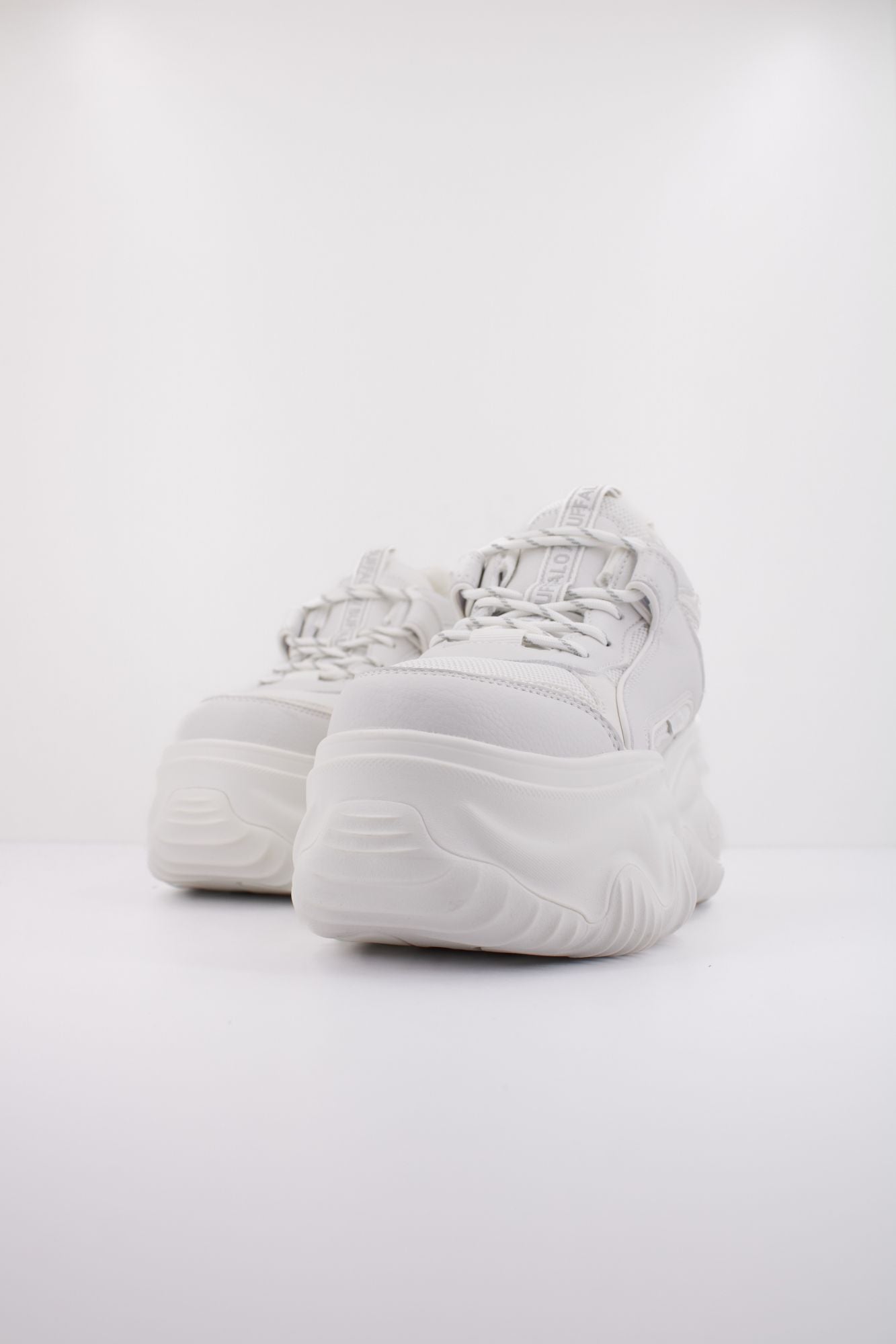 BUFFALO BLADER MATCHA en color BLANCO (2)