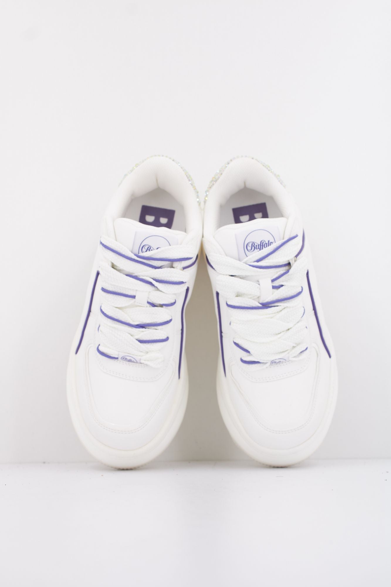 BUFFALO ORCUS LUXE en color BLANCO (3)