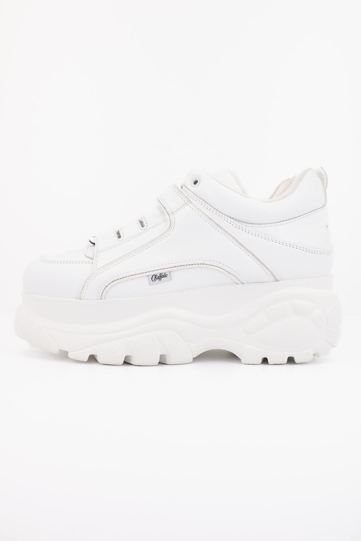 BUFFALO 1339 14 2.0 CALF en color BLANCO (1)