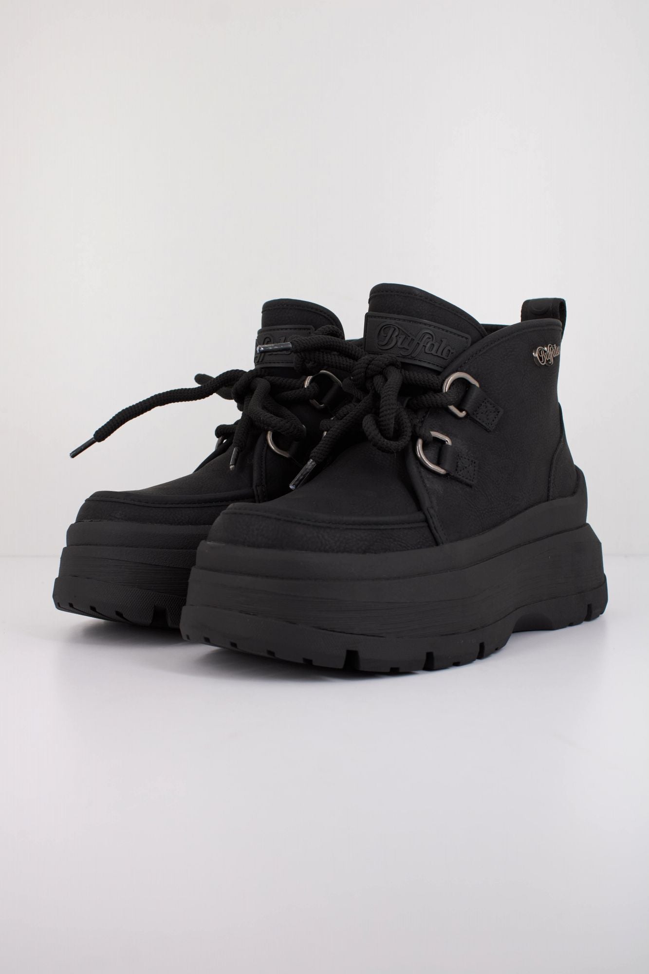 BUFFALO OLYMPIA CHUKKA WARM en color NEGRO (2)