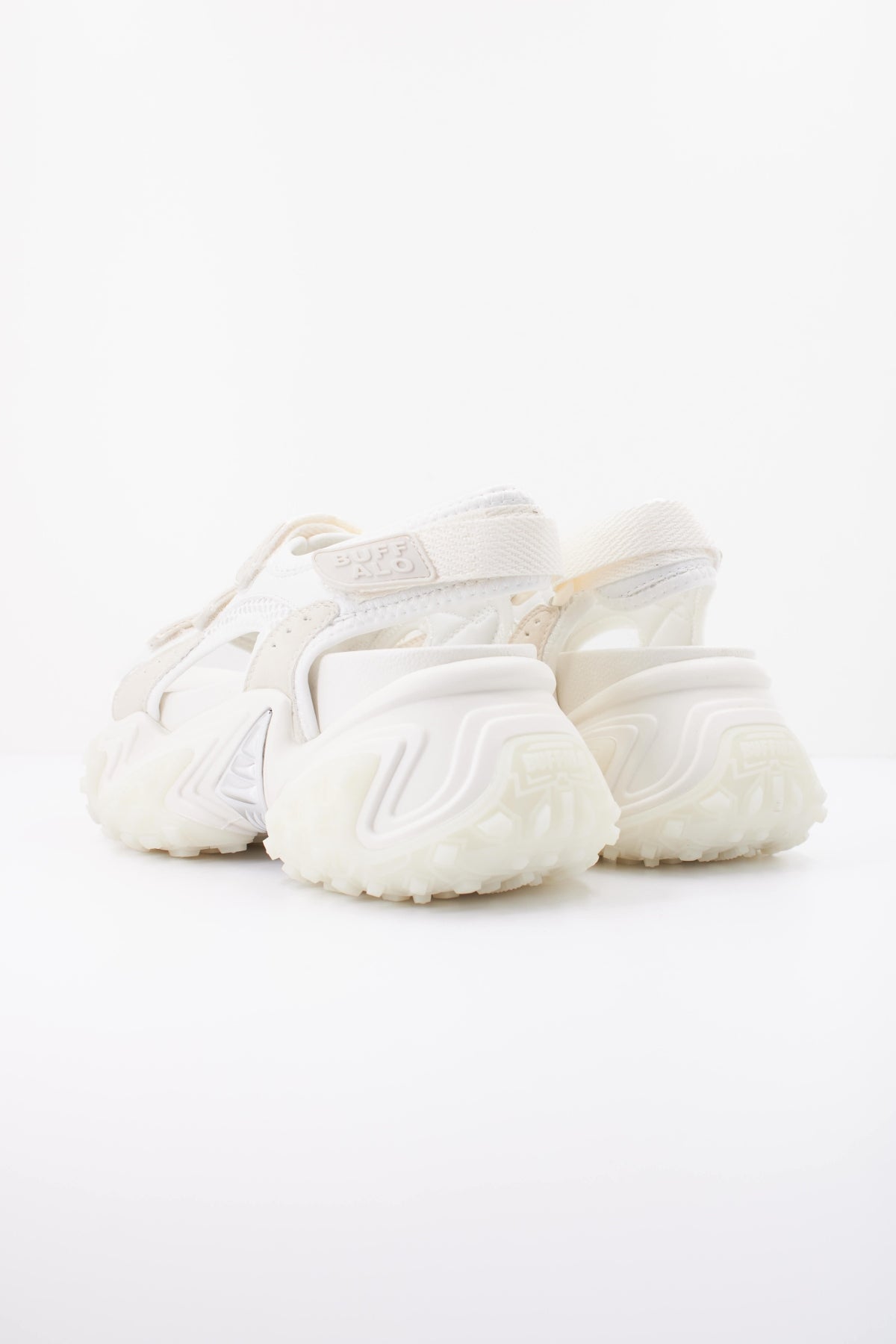 BUFFALO CERBO TRACK en color BLANCO (4)
