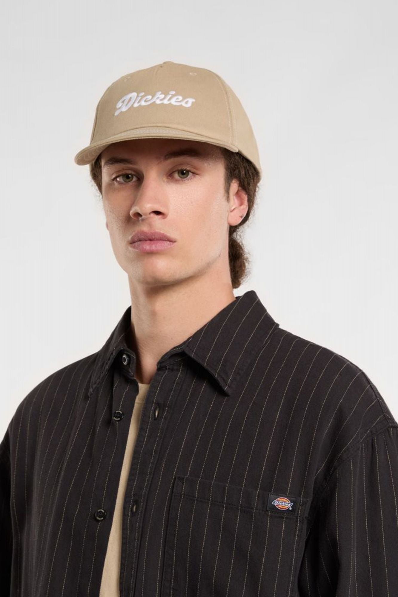DICKIES RIVERBEND CAP DESERT en color MARRON CLARO (4)