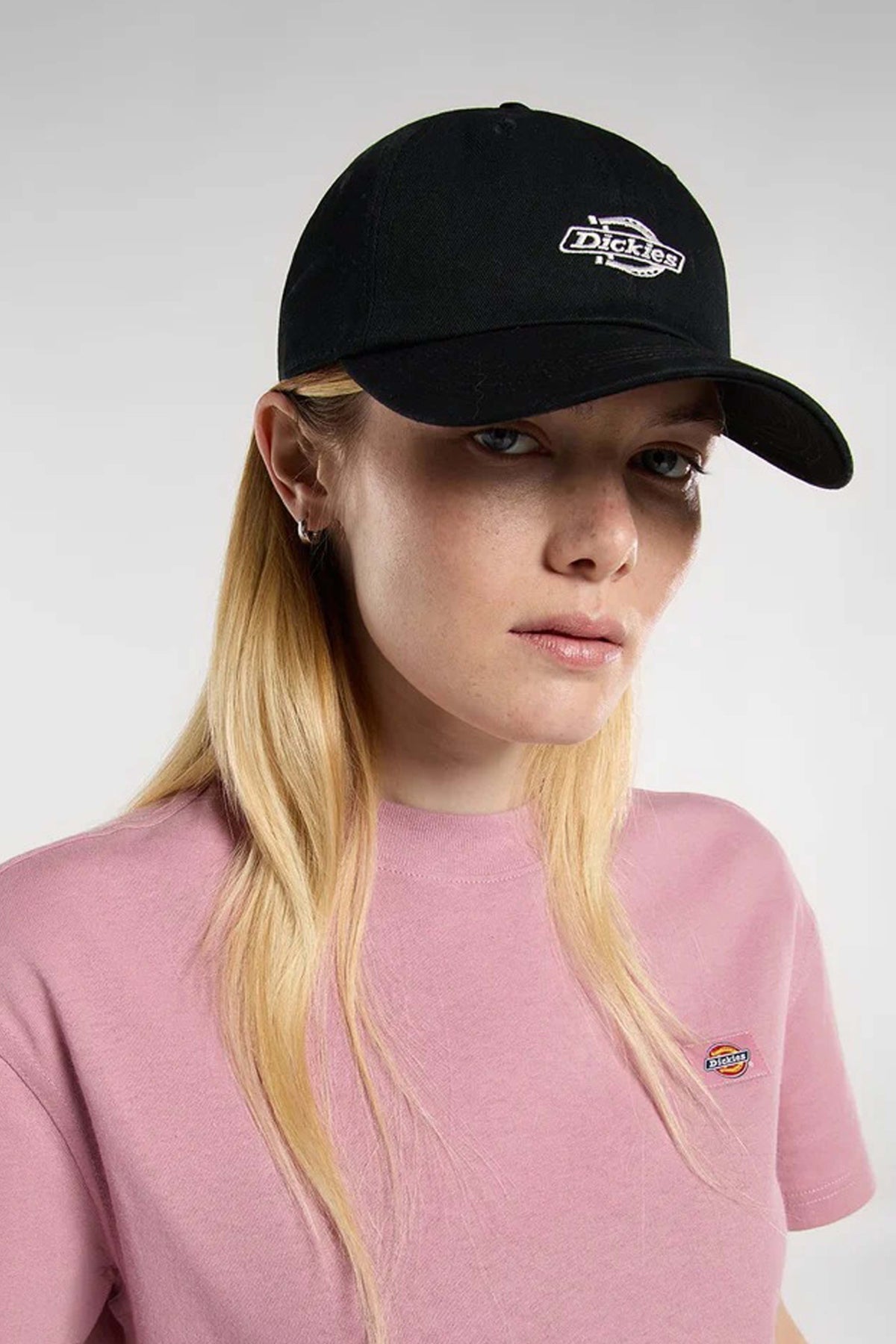 DICKIES ESSENTIAL DAD CAP en color NEGRO (3)