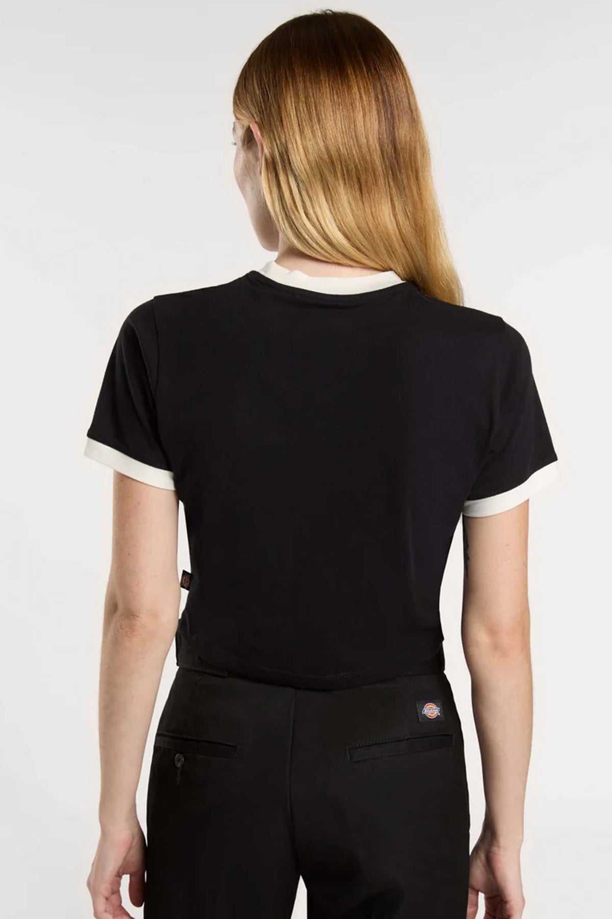 DICKIES LEWISTOWN RINGER SS TE en color NEGRO (2)