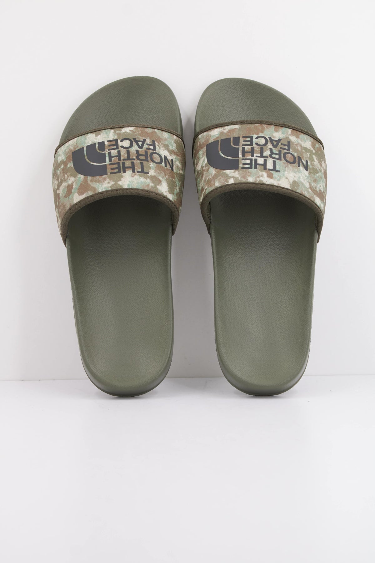 THE NORTH FACE PALA M BASECAMP SLIDE en color VERDE (3)