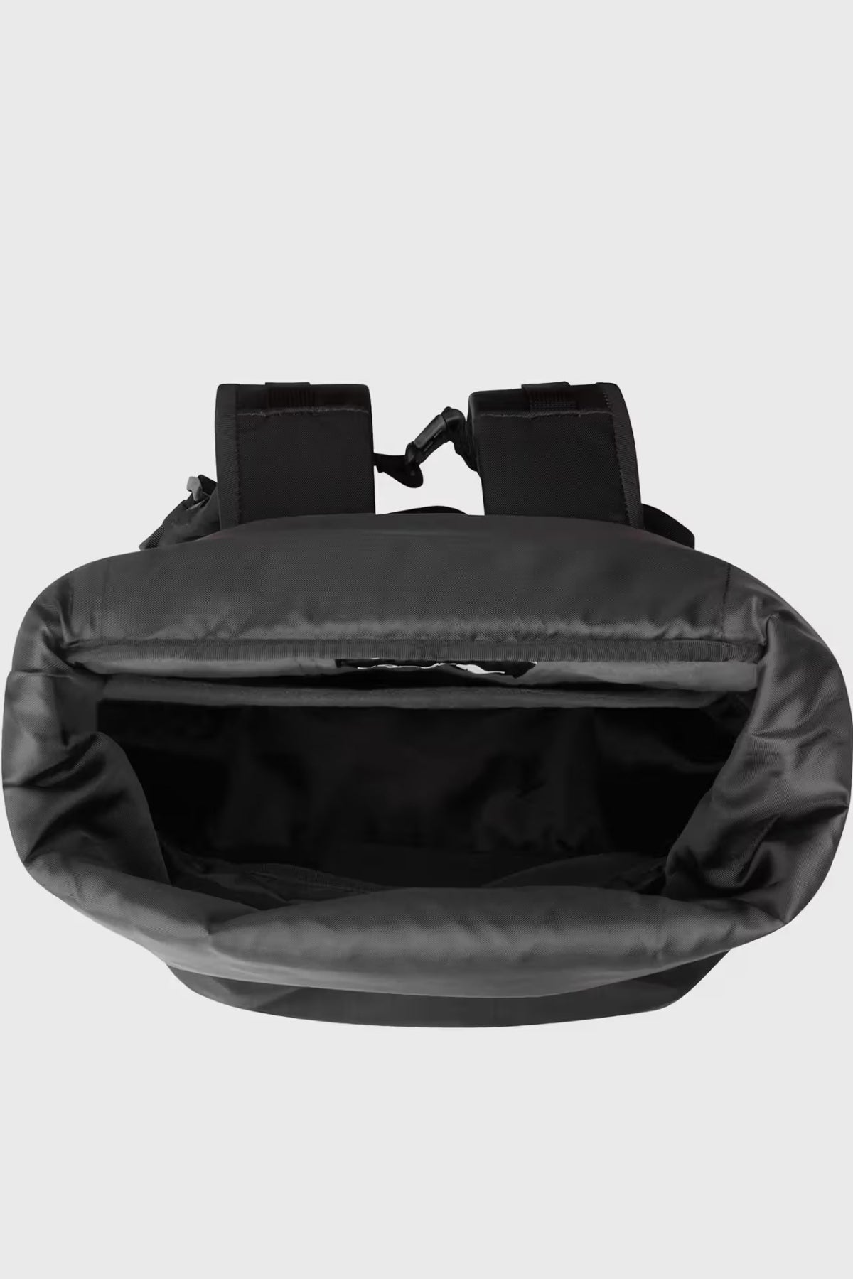 THE NORTH FACE BCV ROLLTOP BKP en color NEGRO (3)