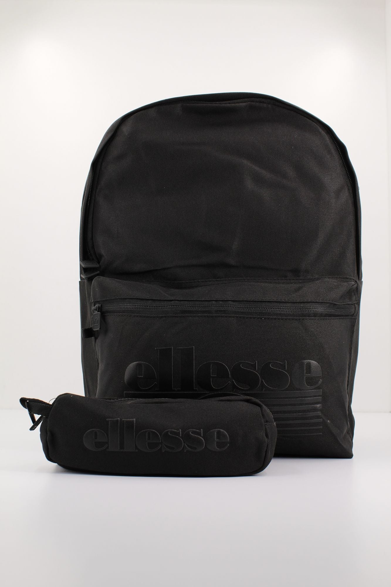 ELLESSE ADIELO BACKPACK en color NEGRO (1)