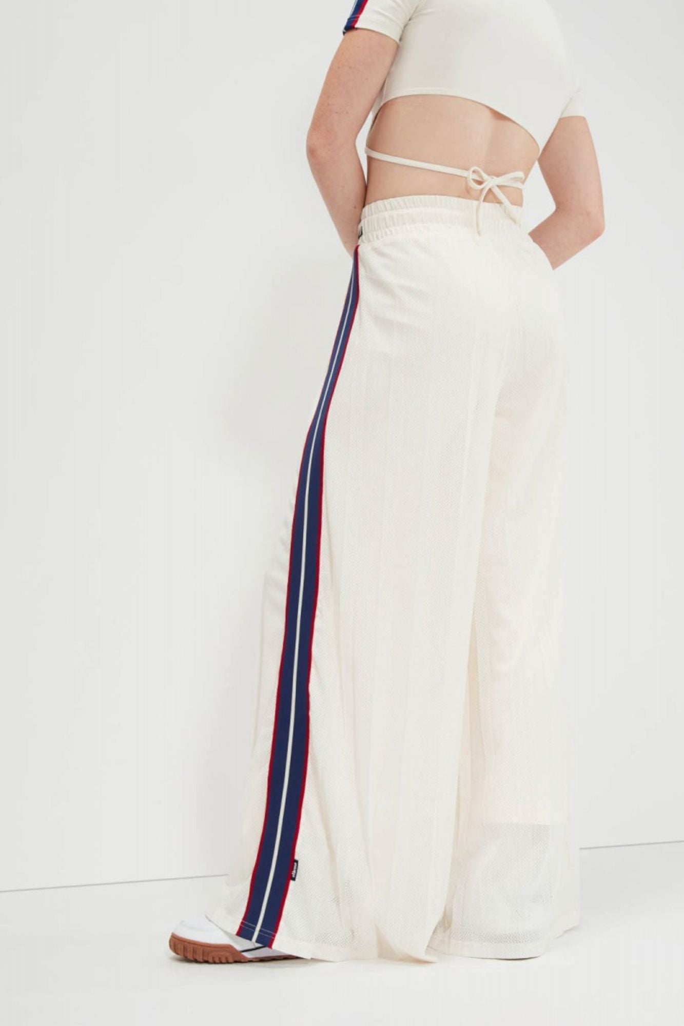 ELLESSE LILLIE TRACK PANT en color BLANCO (3)