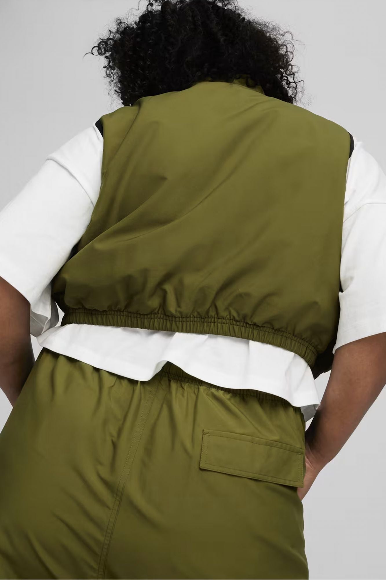 PUMA TO WOVEN VEST en color VERDE (3)