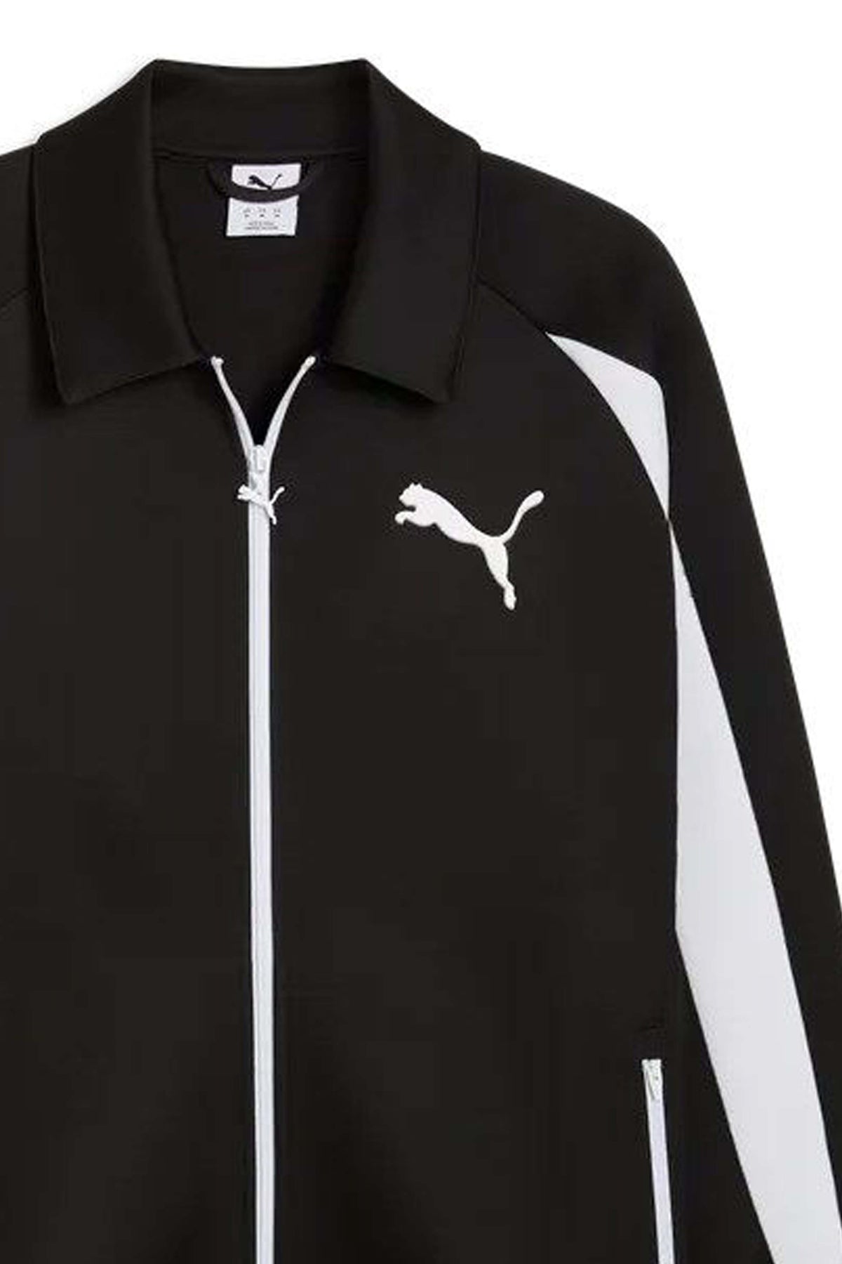 PUMA RELAXED BIG CAT JACKET en color NEGRO (4)