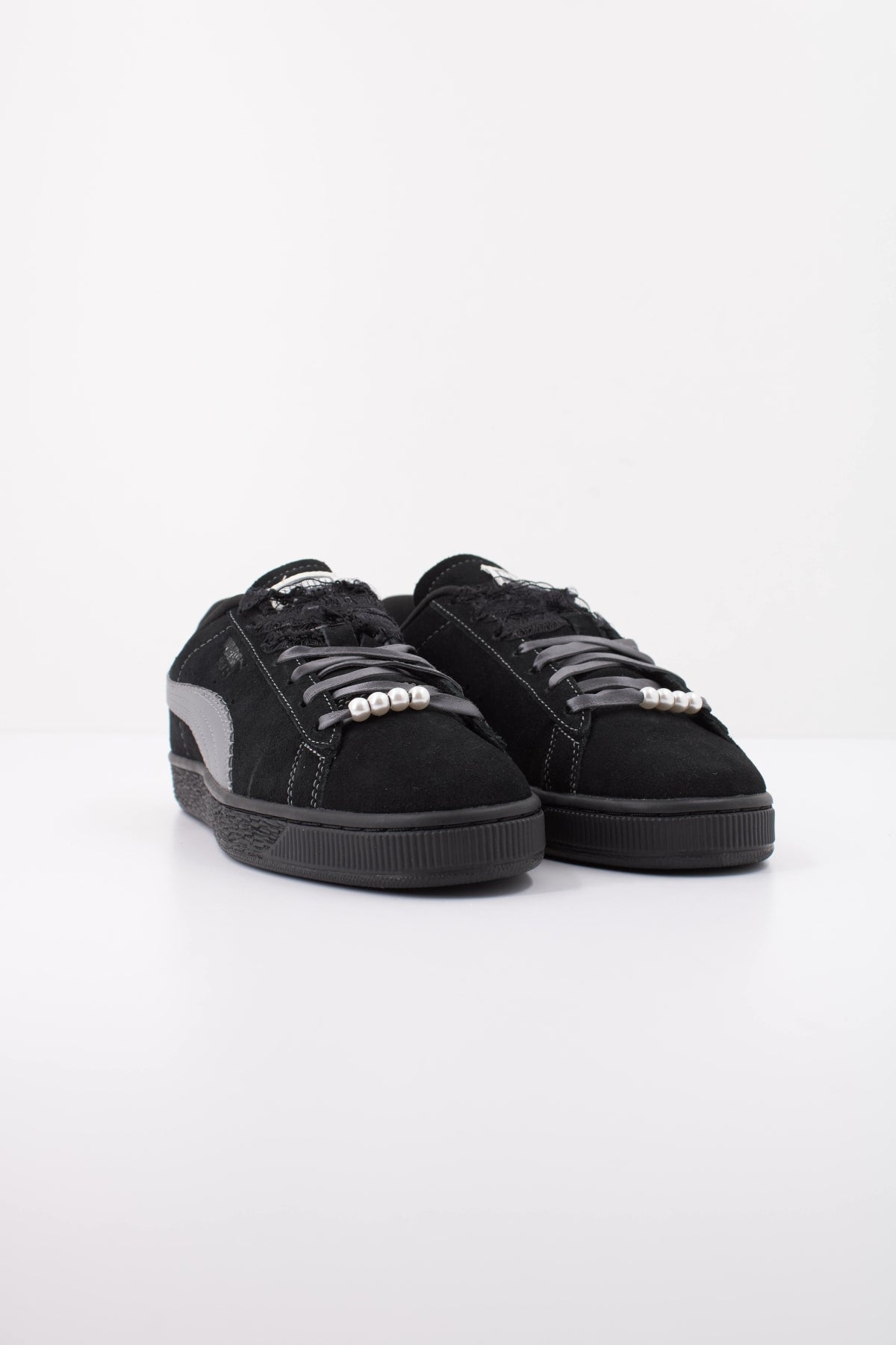 PUMA SUEDE BLOOM en color NEGRO (2)