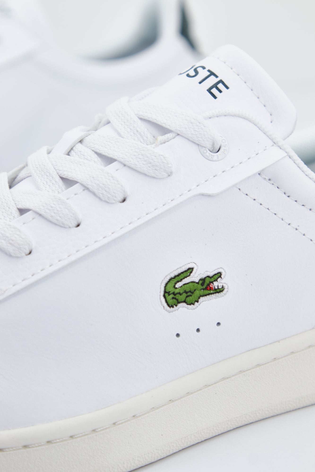 LACOSTE CARNABY PRO 123 9 SMA en color BLANCO (2)