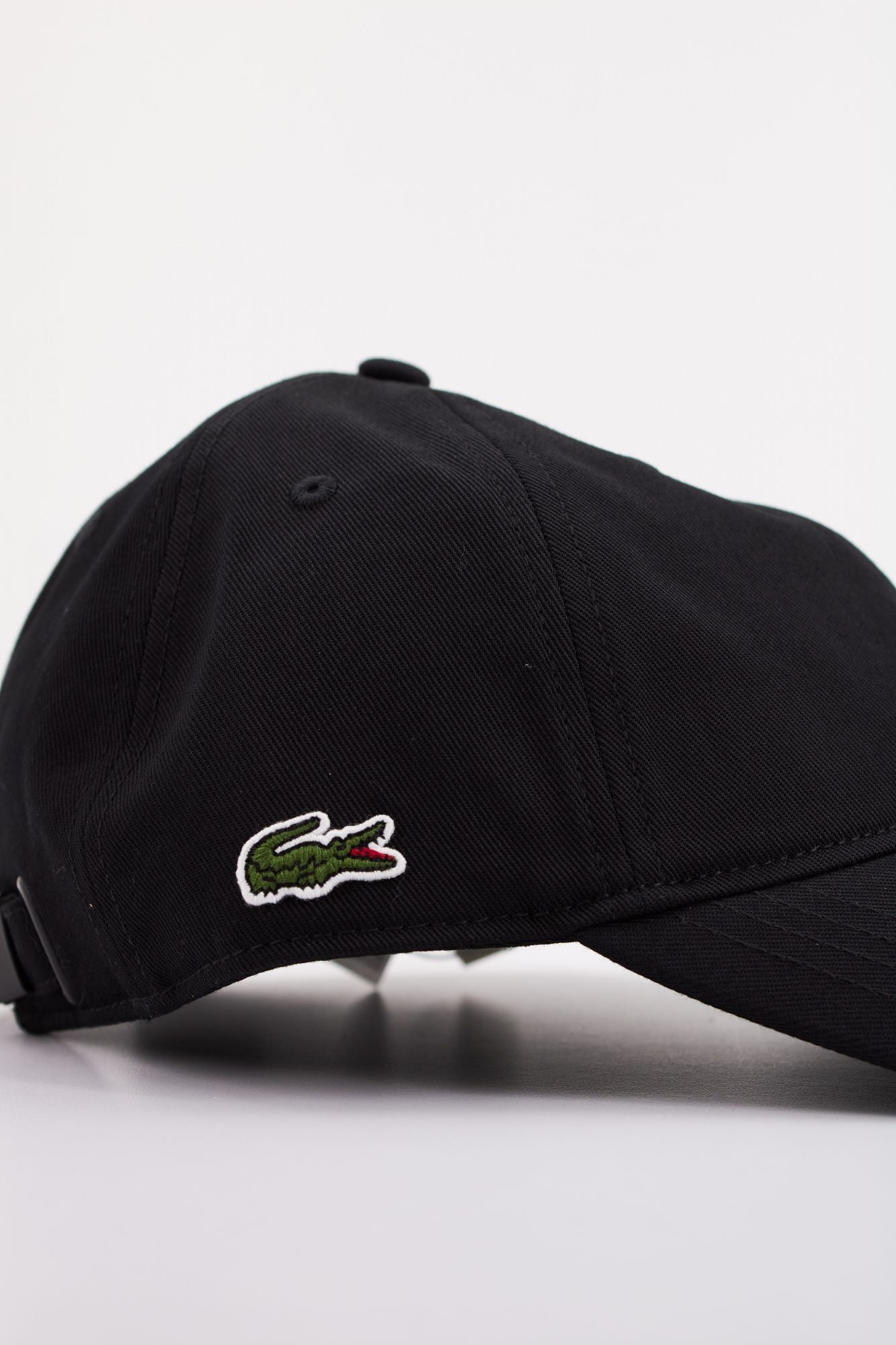 LACOSTE ORGANIC COTTON TWILL CAP en color NEGRO (4)