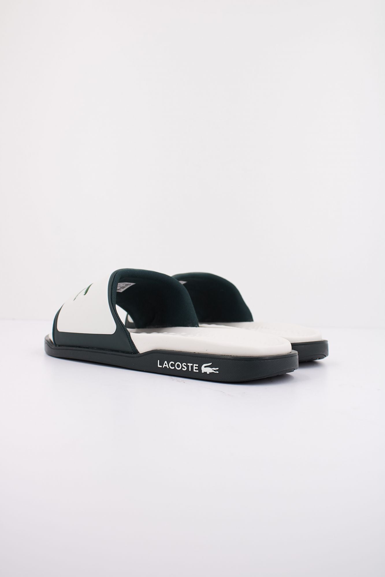 LACOSTE SERVE SLIDE DUAL SYNTHETI en color BLANCO (4)