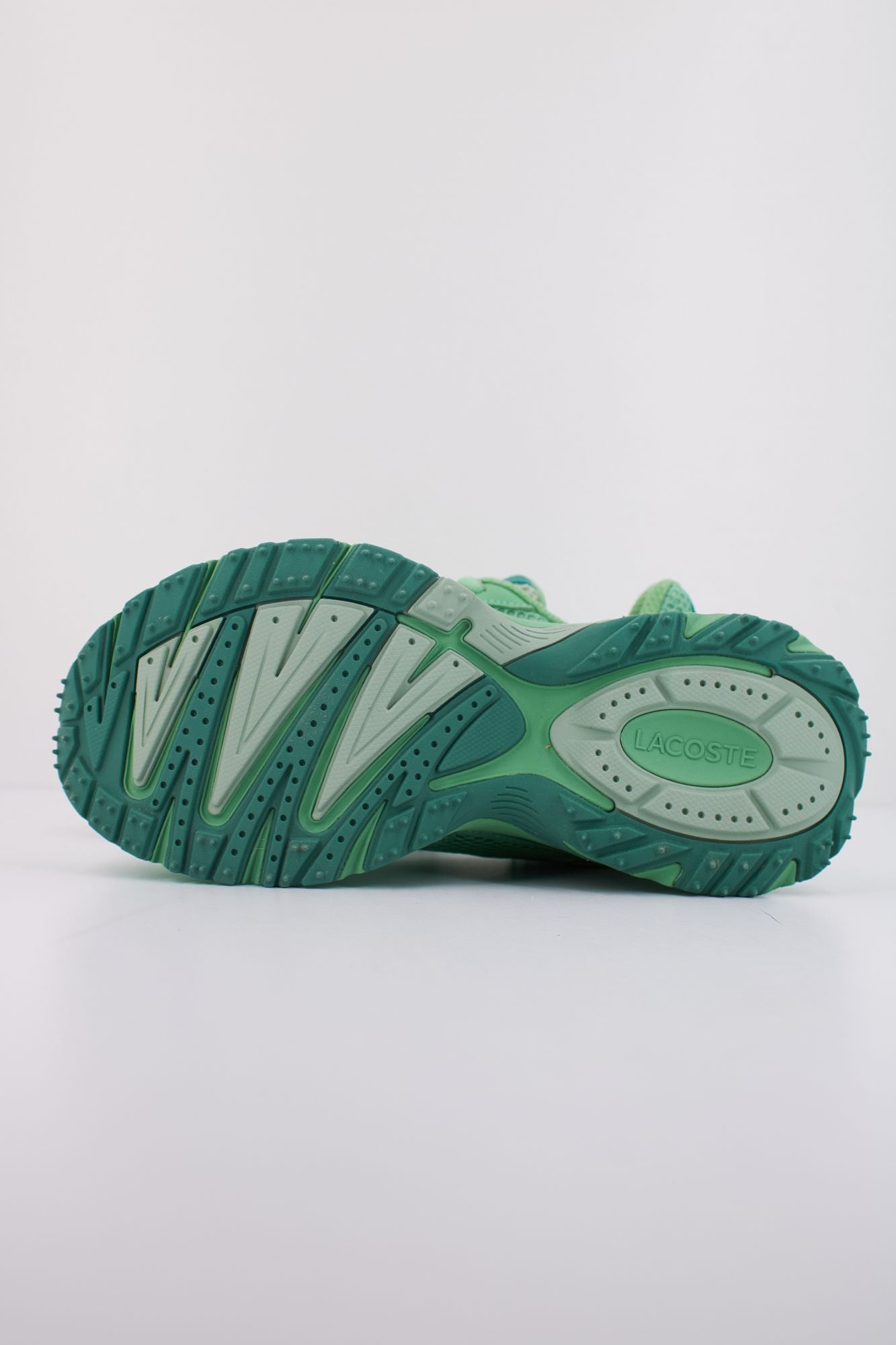LACOSTE L003 NEO SHOT en color VERDE (5)