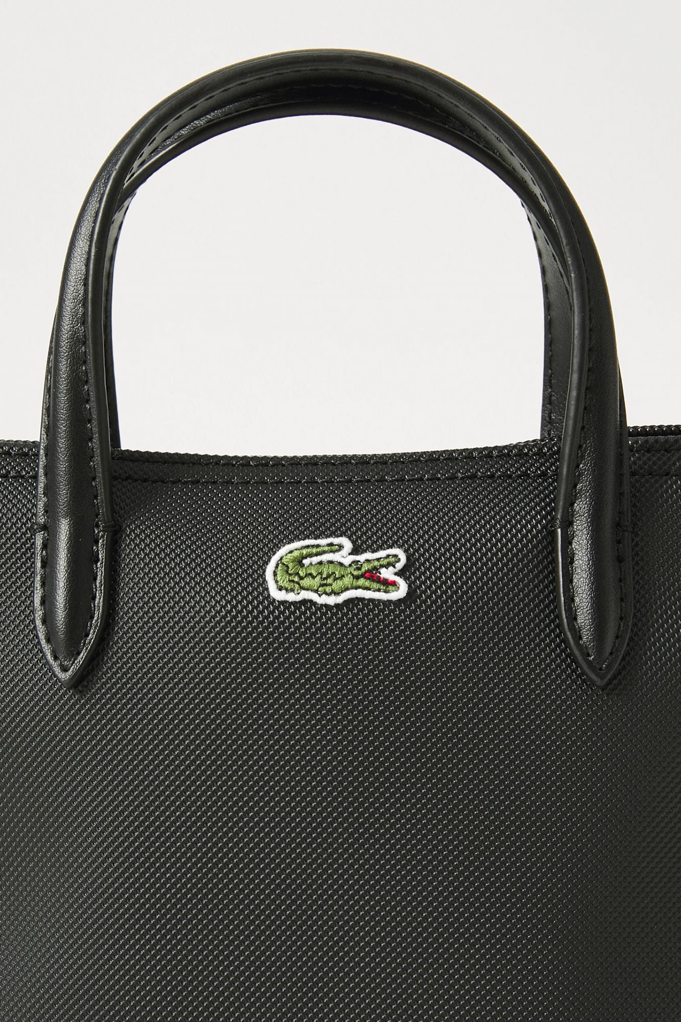 LACOSTE CROSSOVER BAG en color NEGRO (4)