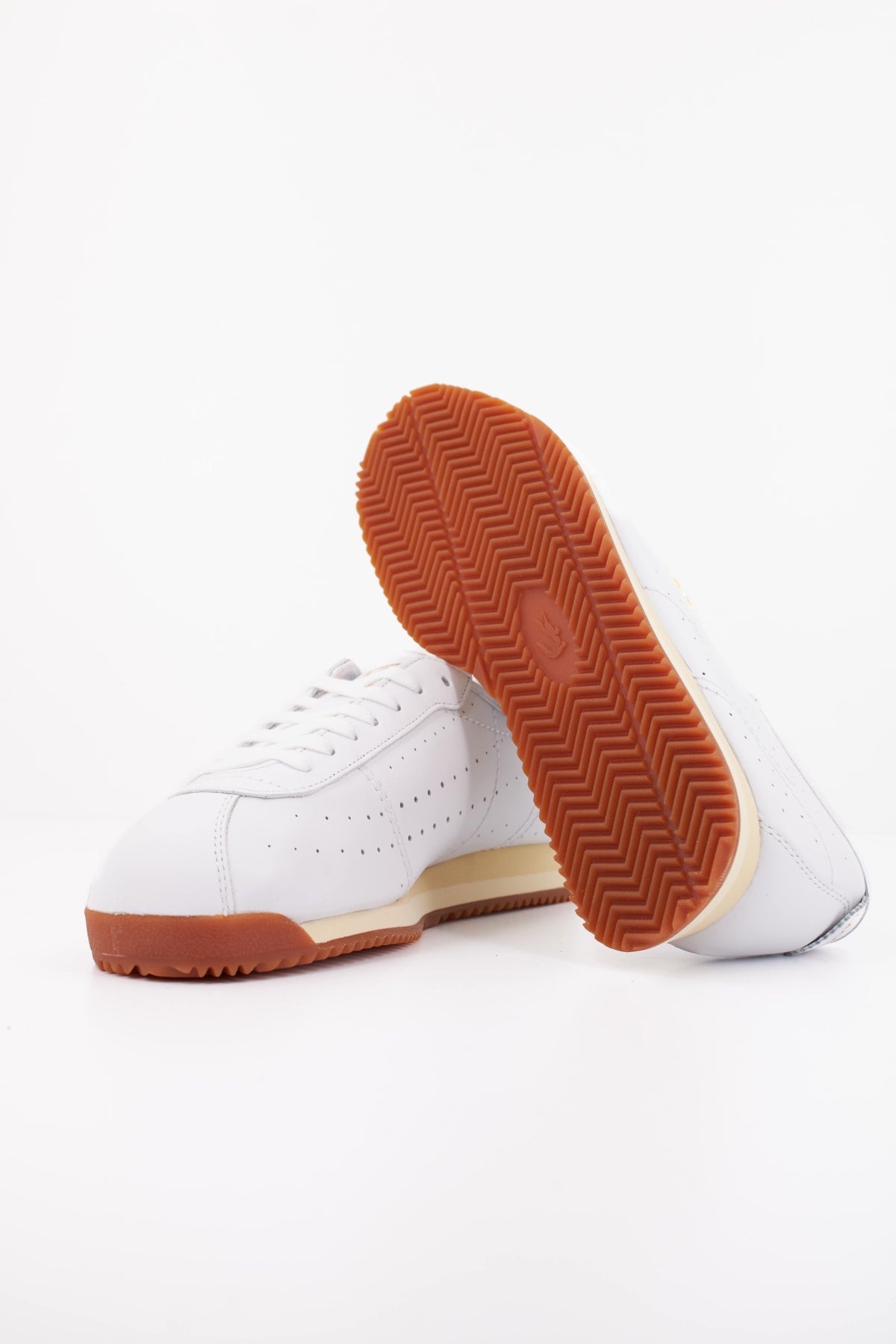 LACOSTE CLUB LOW en color BLANCO (5)