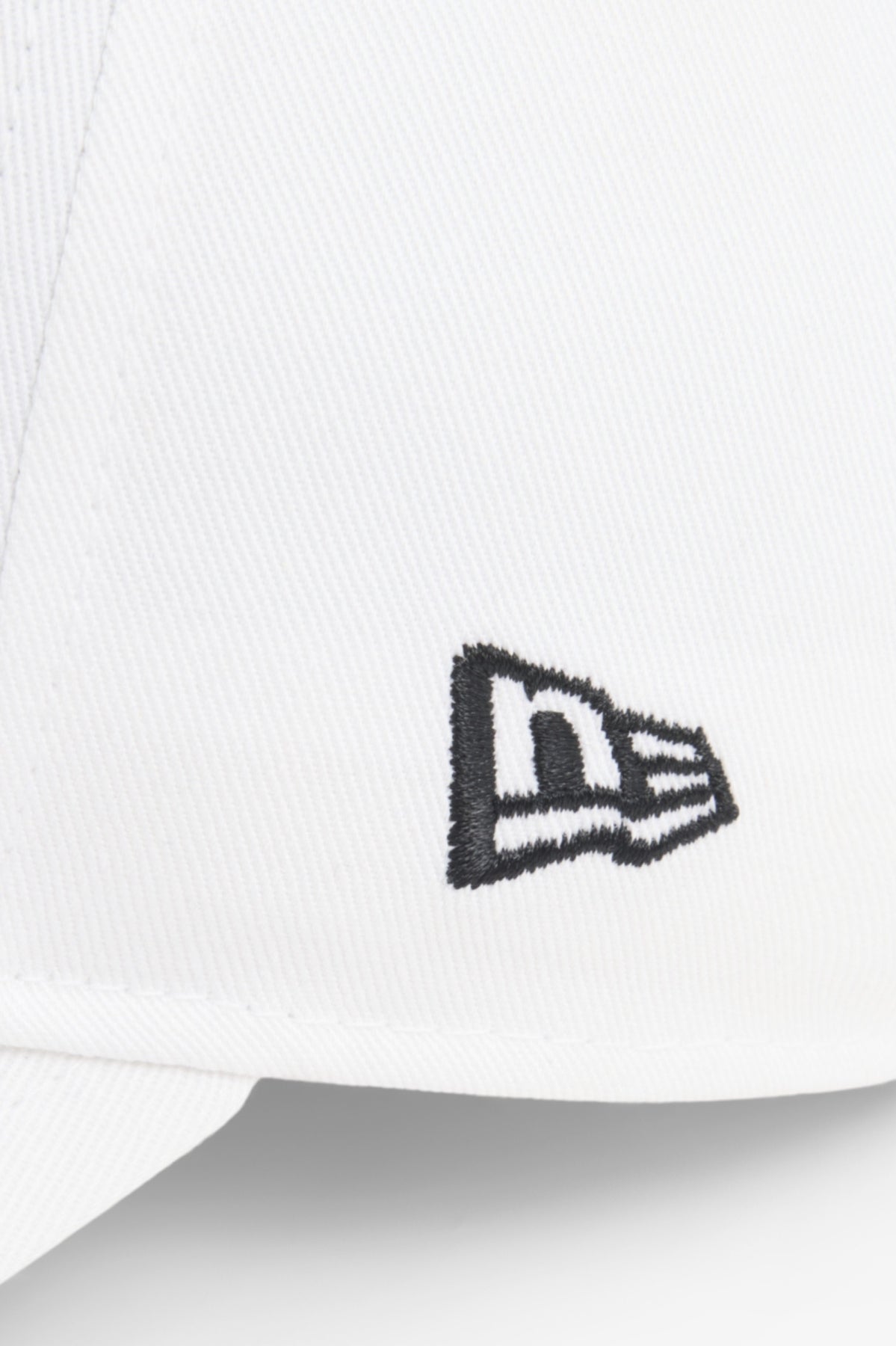 LACOSTE RK7310 CAP en color BLANCO (5)