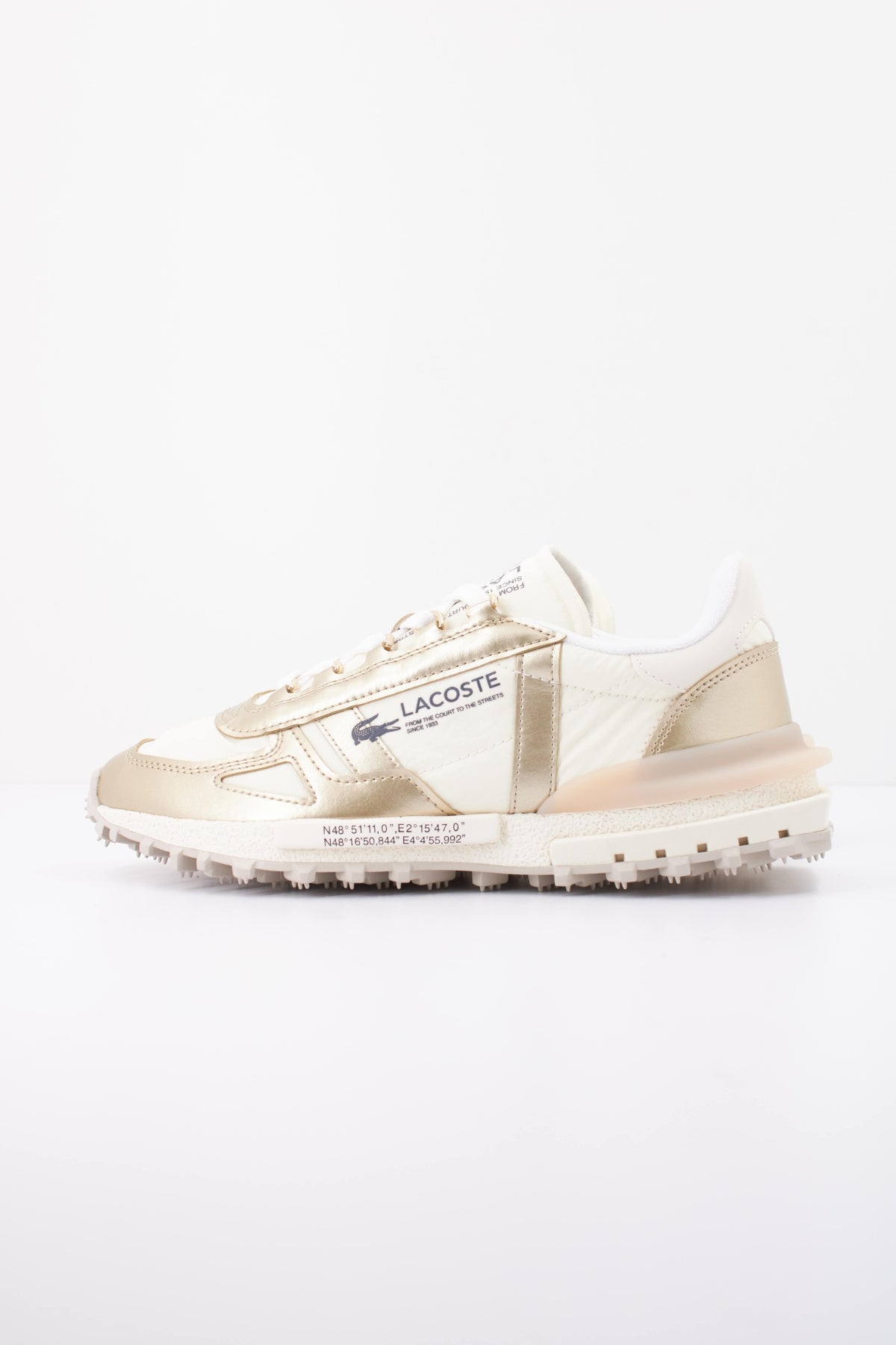 LACOSTE ELITE ACTIVE en color ORO (1)