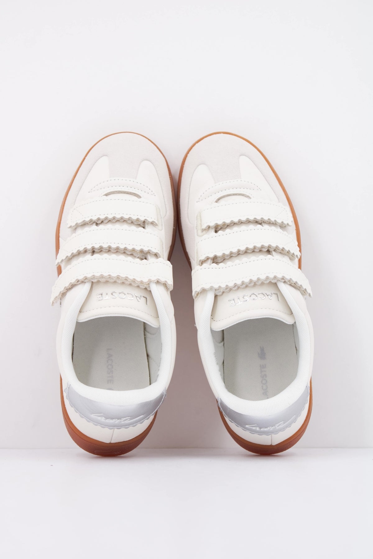 LACOSTE 52SFA0058 BASESHOT PRO en color BEIS (3)