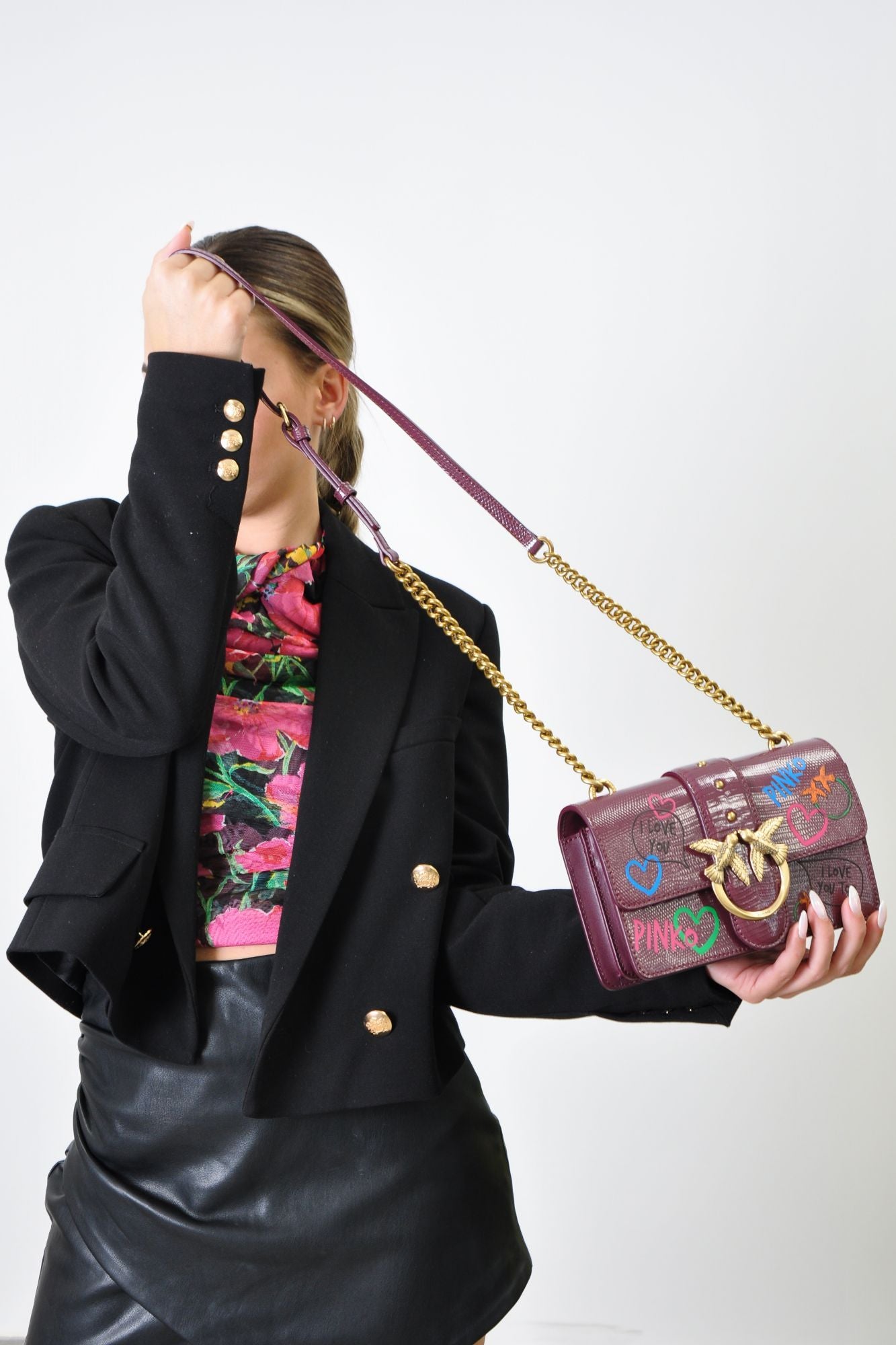 PINKO LOVE MINI ICON STREET en color BURDEOS (1)