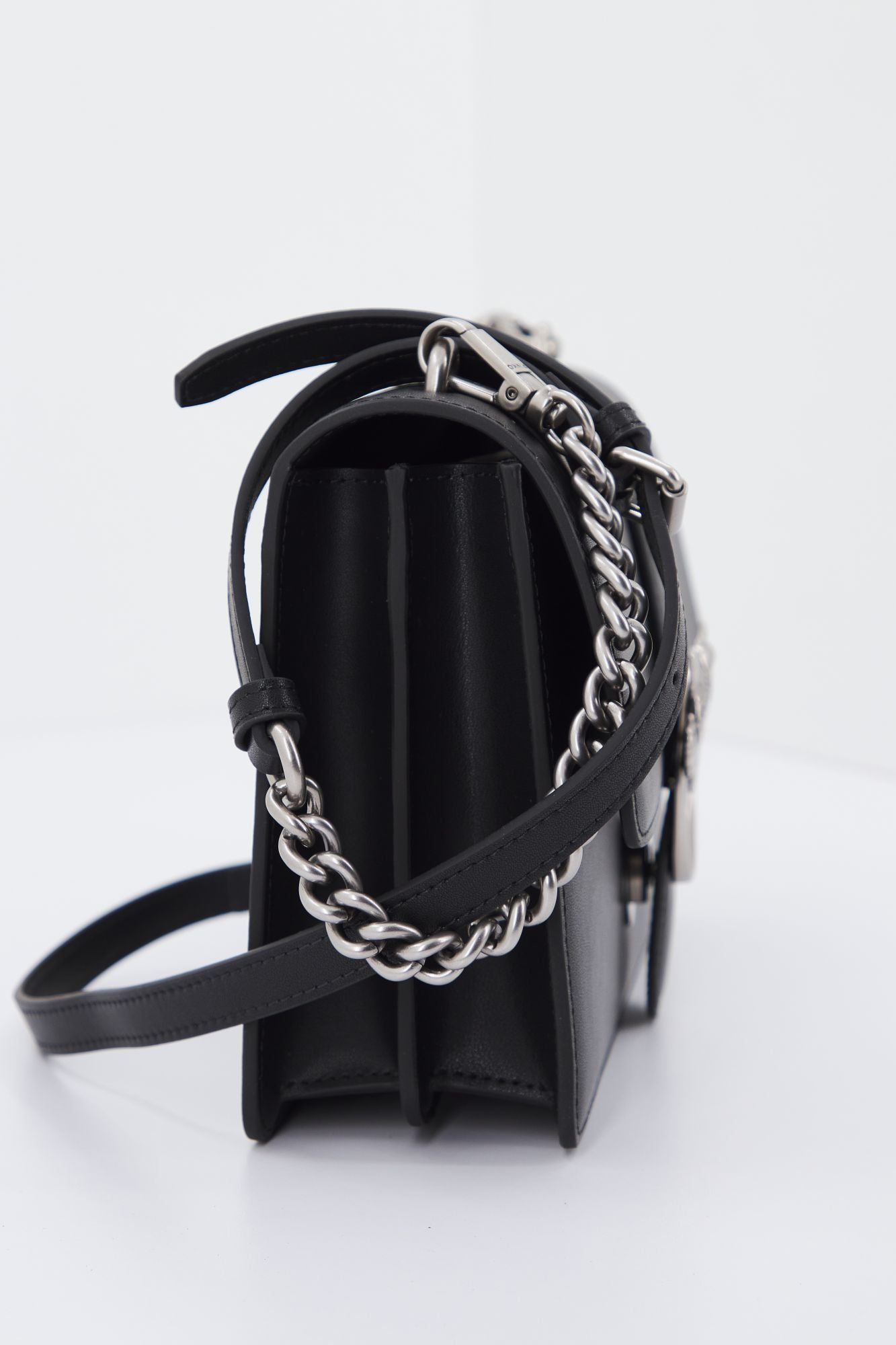 PINKO LOVE CLASSIC ICON en color NEGRO (3)