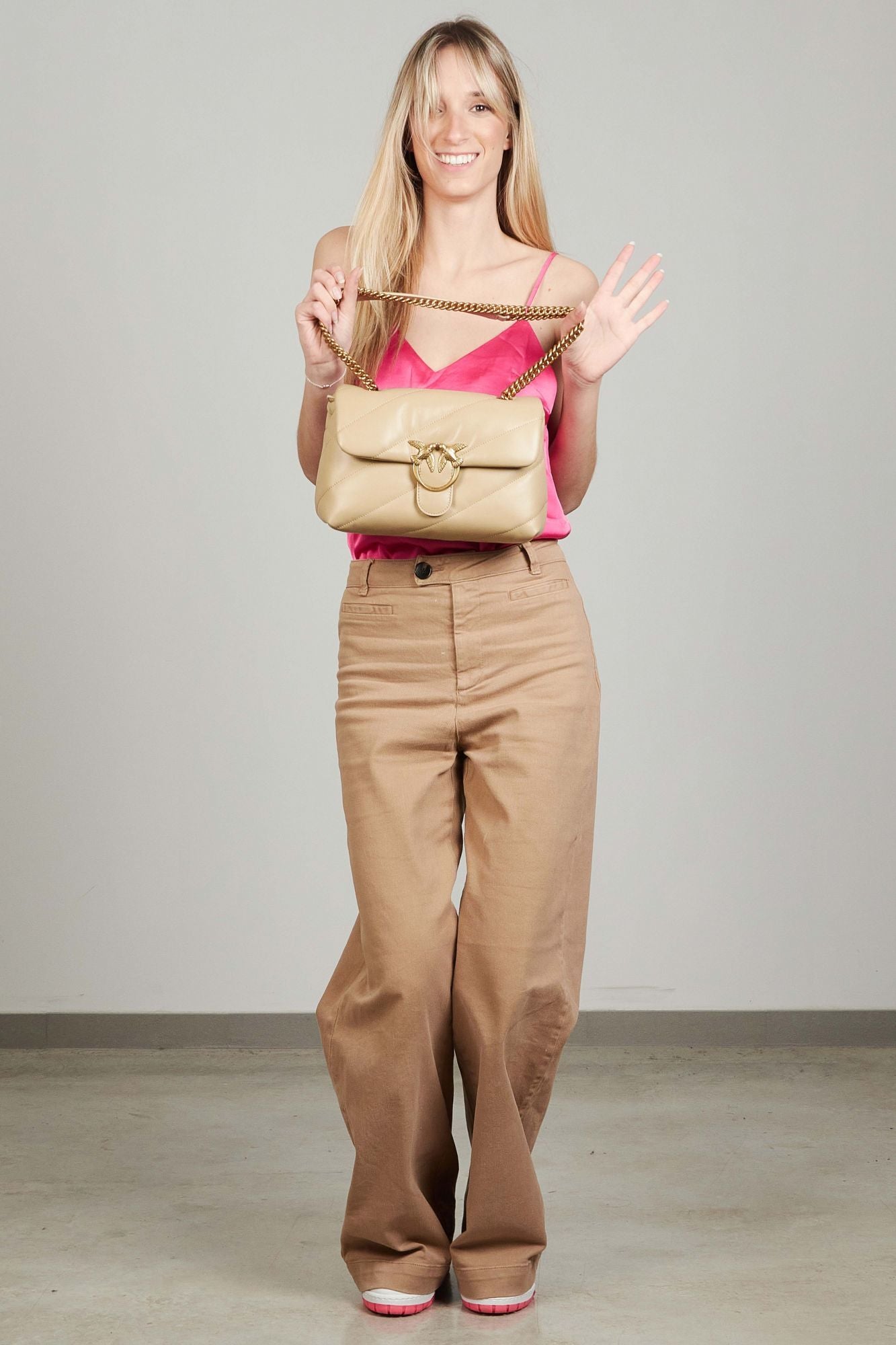 PINKO LOVE CLASSIC PUFF CL SH en color MARRON CLARO (4)