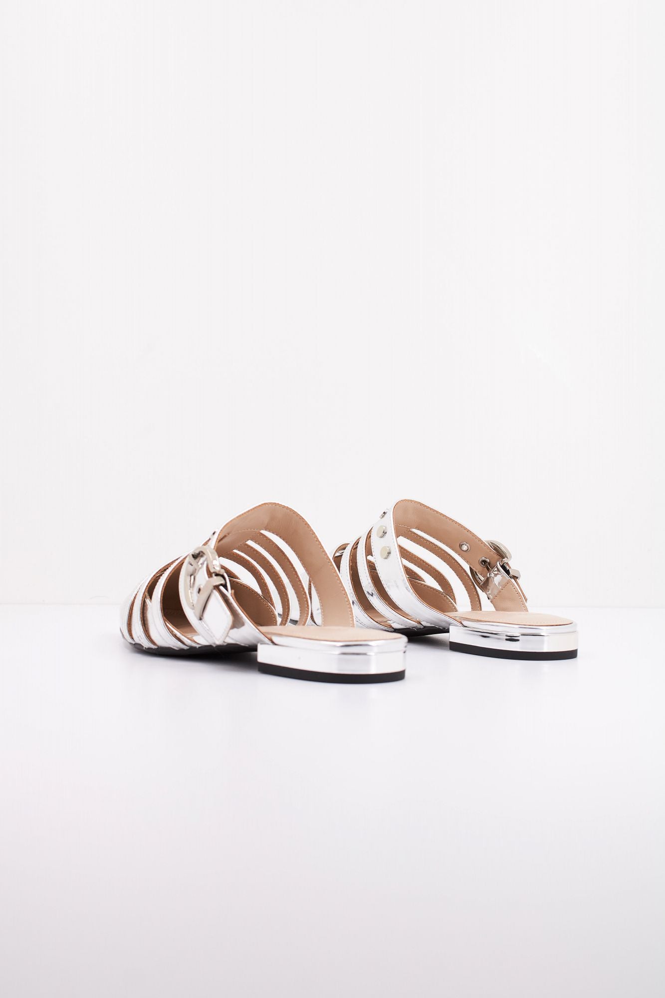 PINKO E003 GIANIRA 17 SABOT en color PLATA (4)